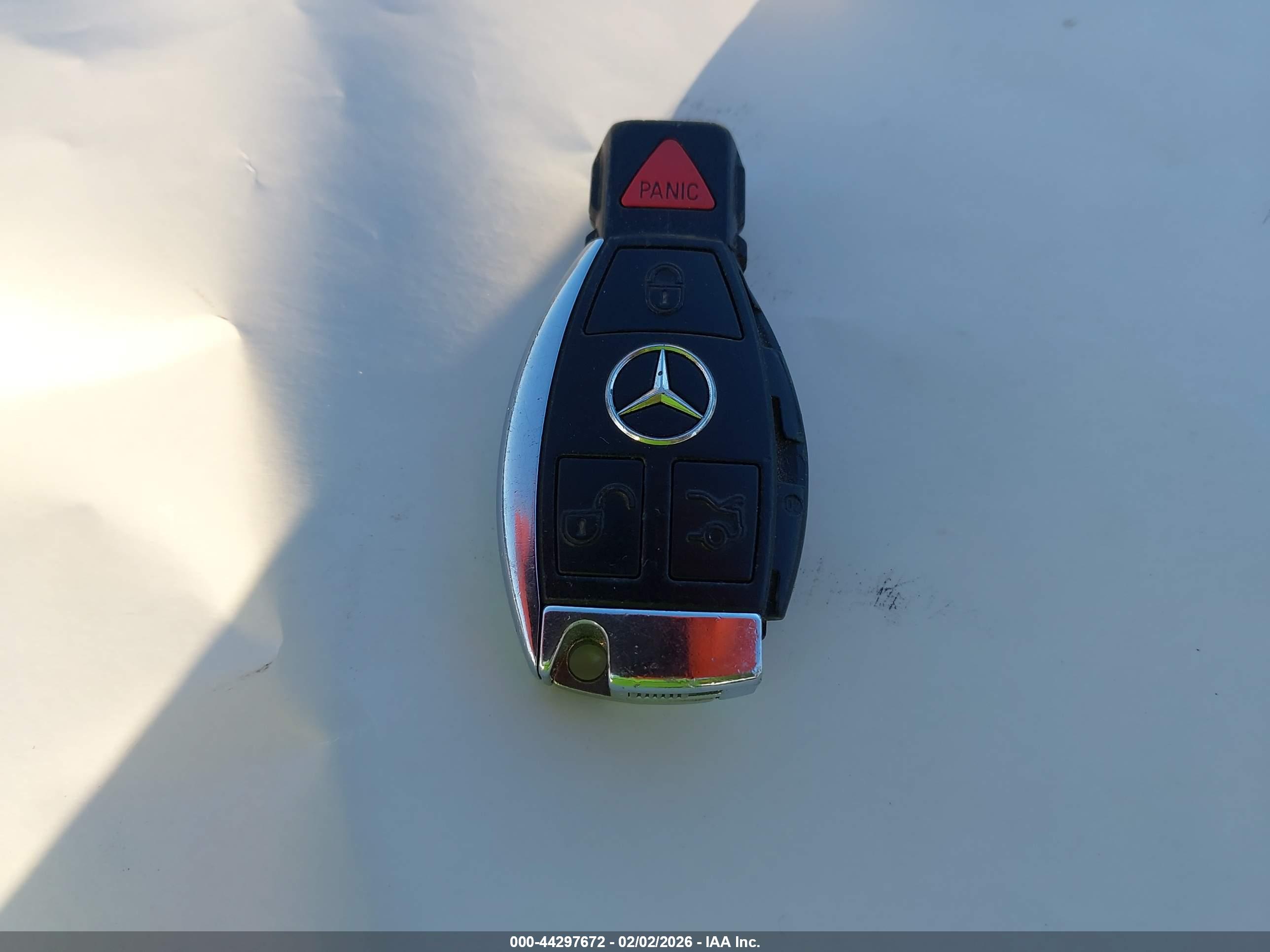 MERCEDES-BENZ E image 11