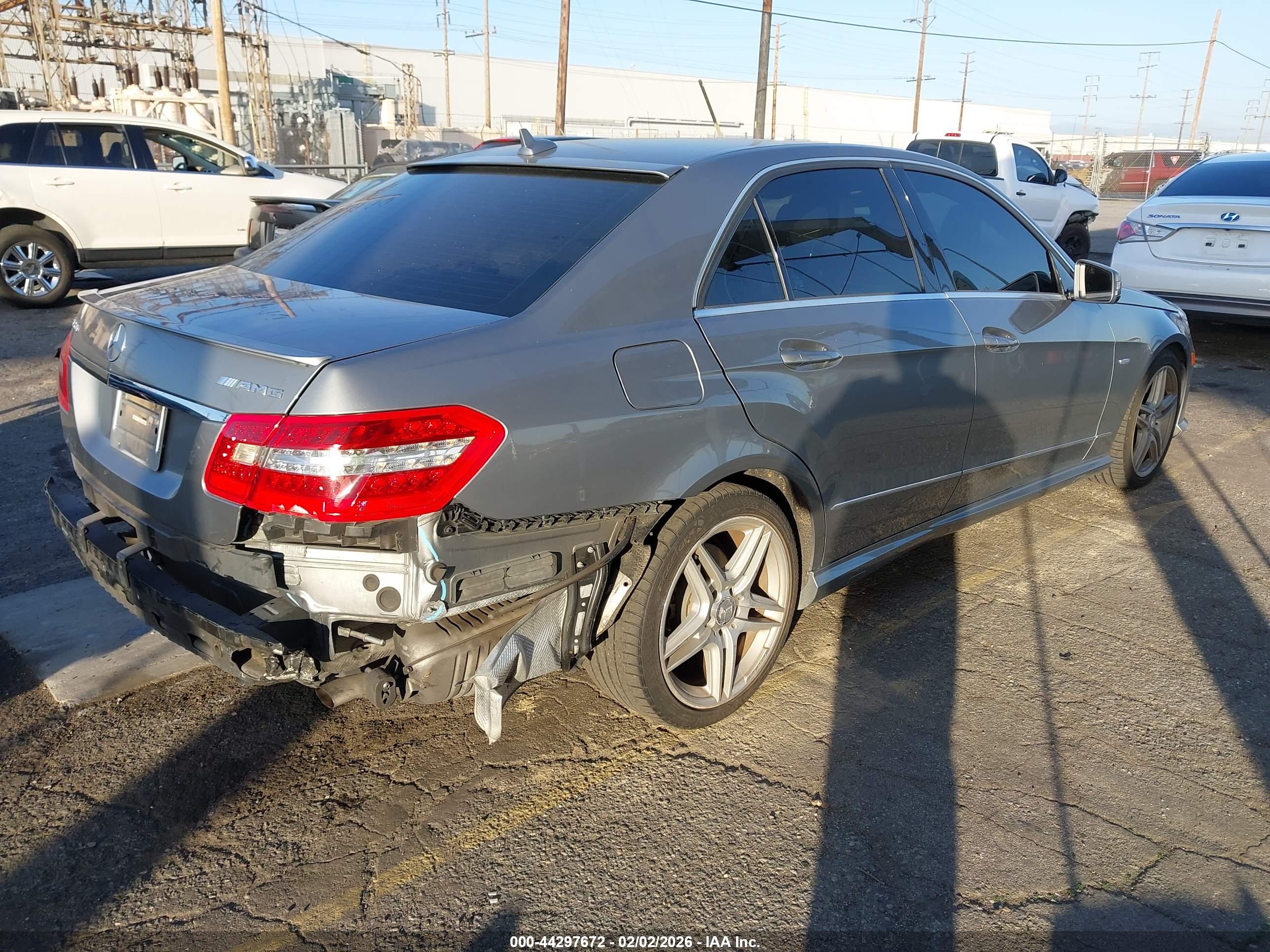 MERCEDES-BENZ E image 4