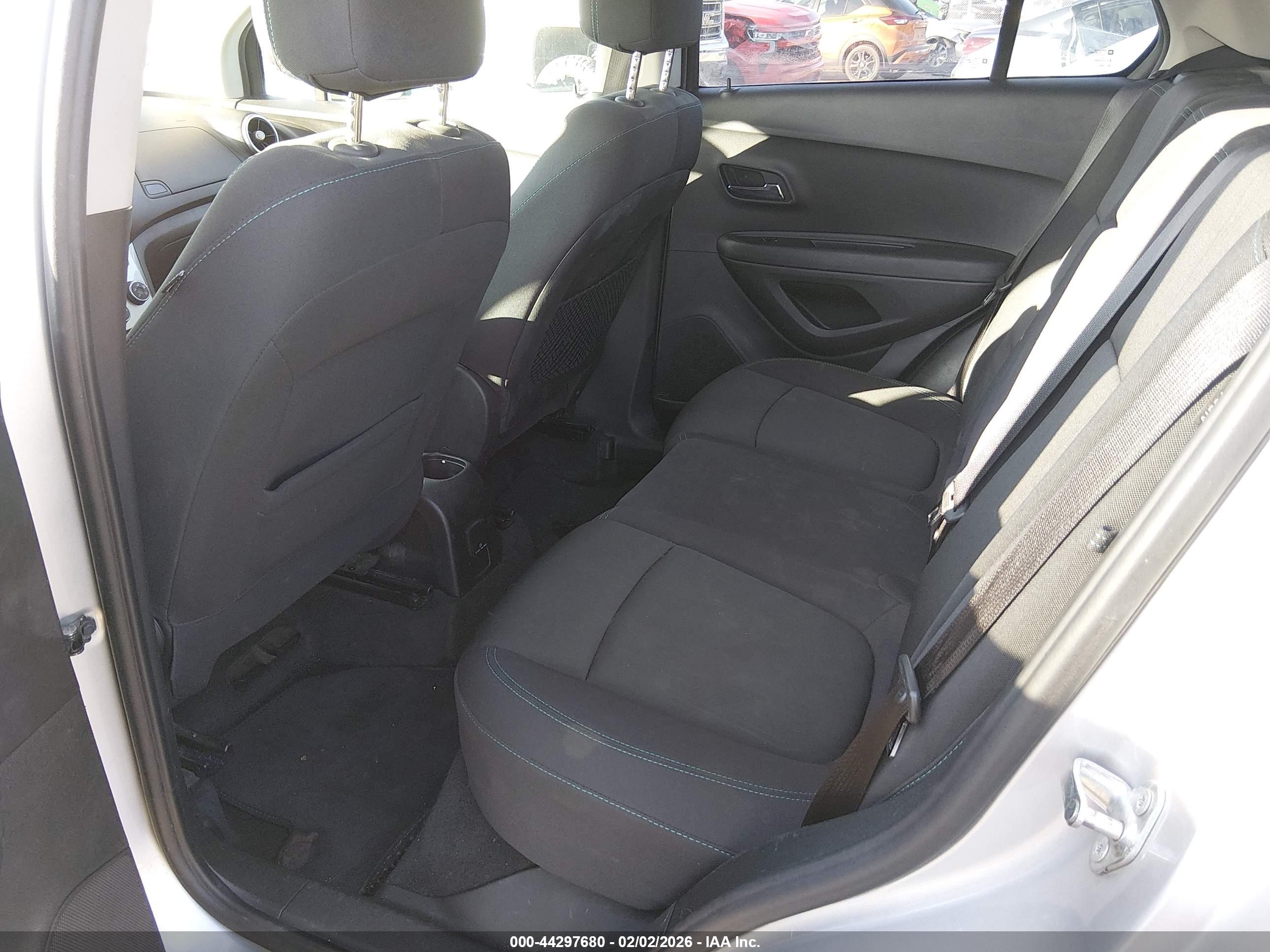 CHEVROLET TRAX image 8