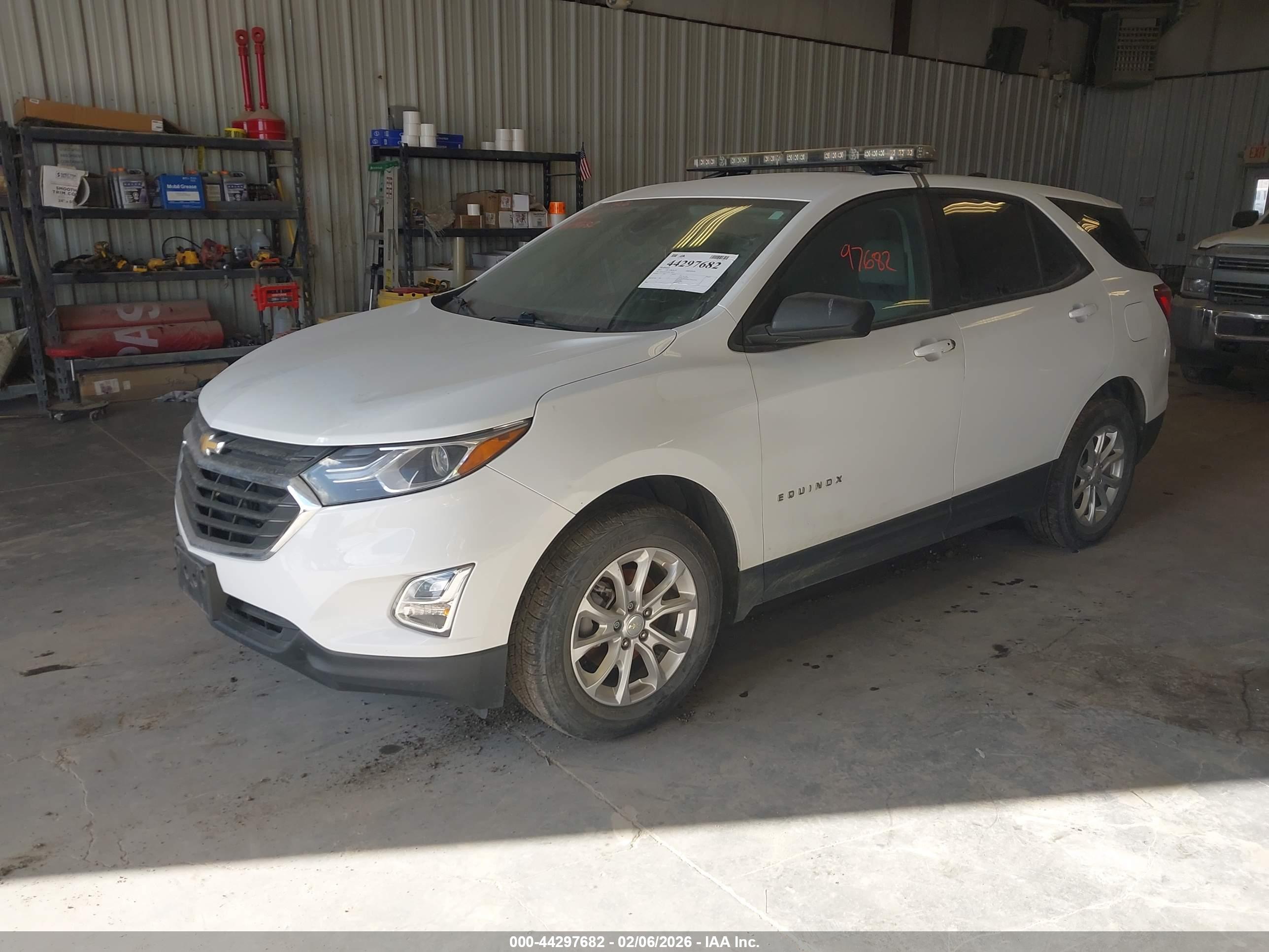 CHEVROLET EQUINOX image 2