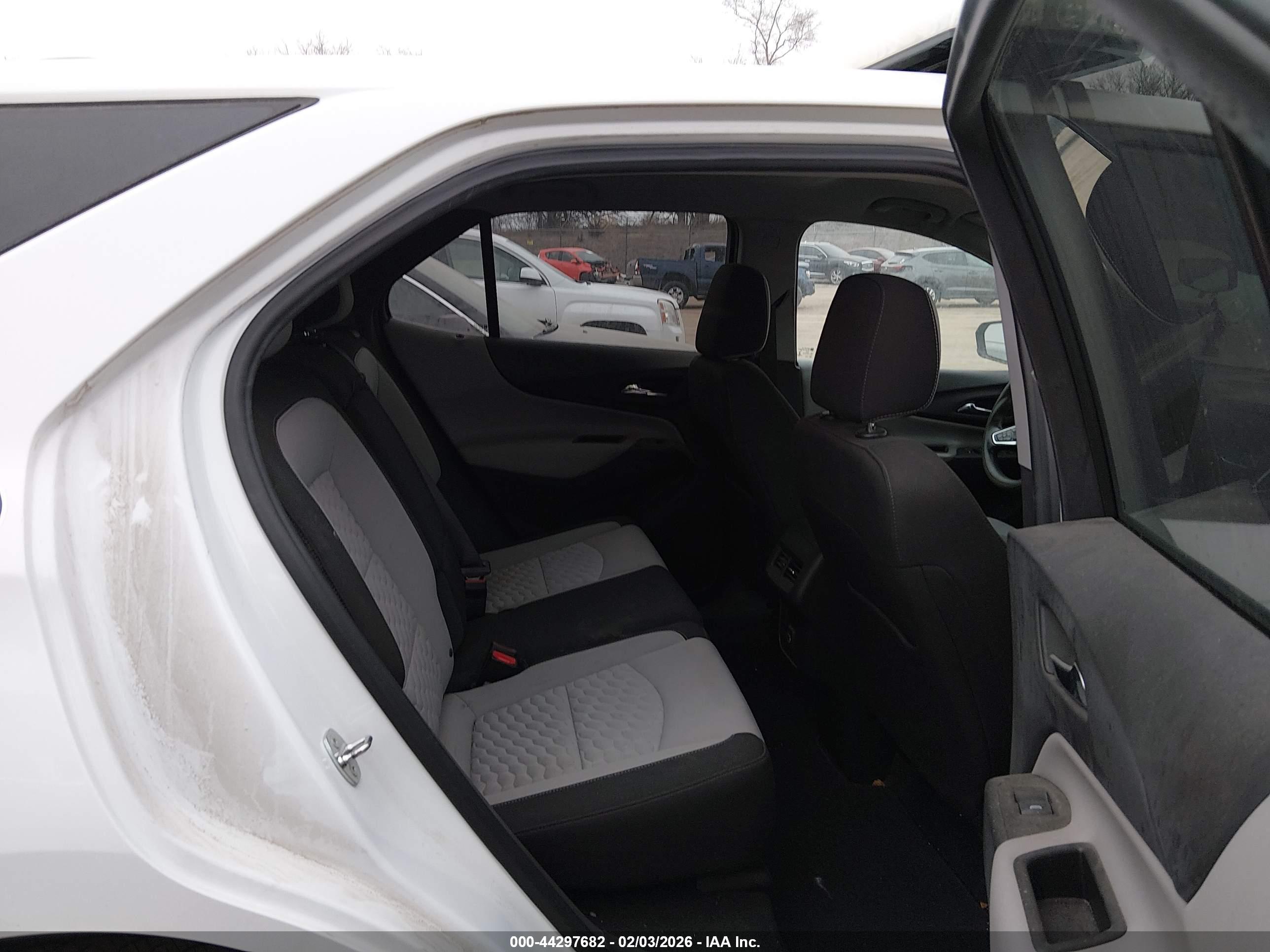 CHEVROLET EQUINOX image 8