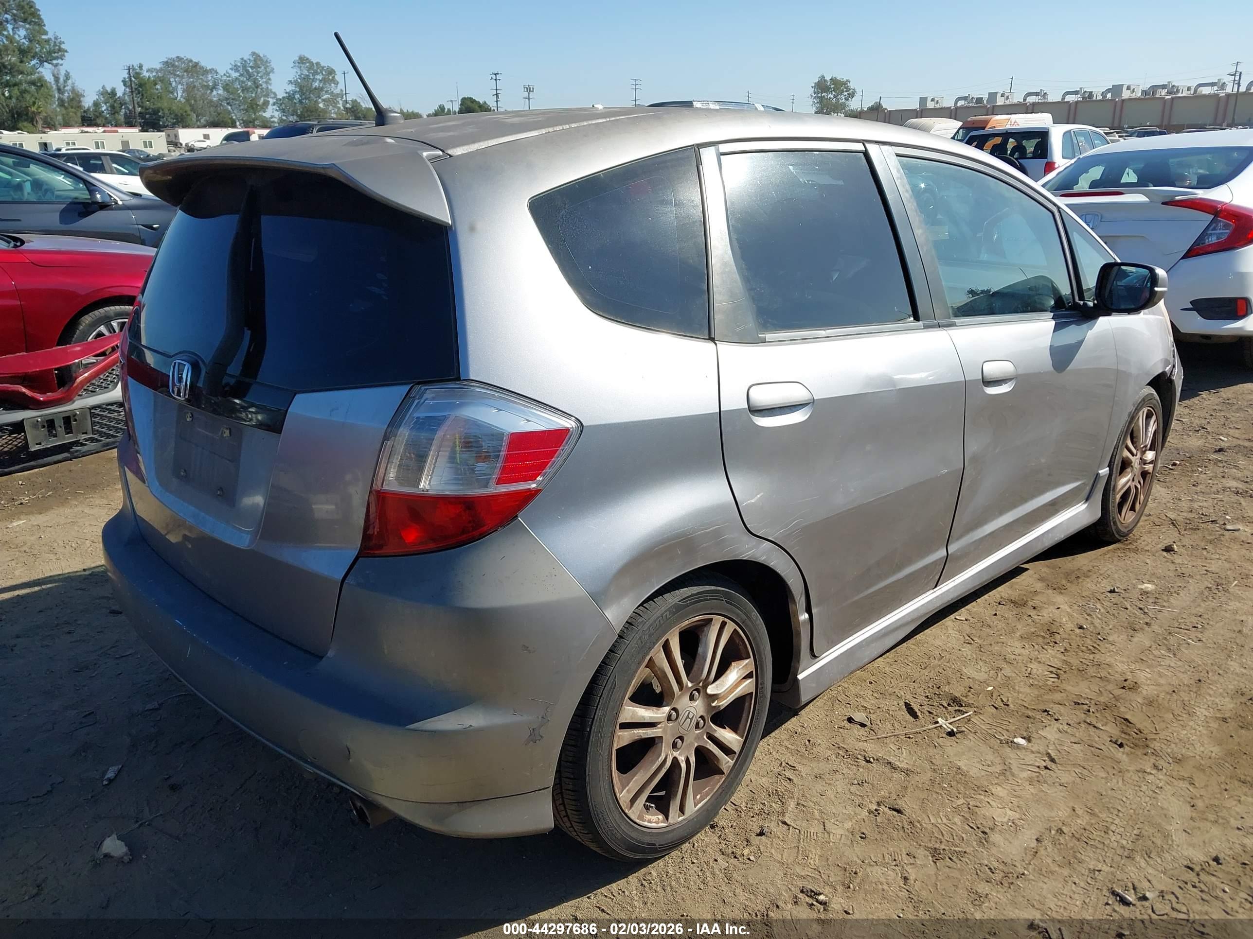 HONDA FIT image 4