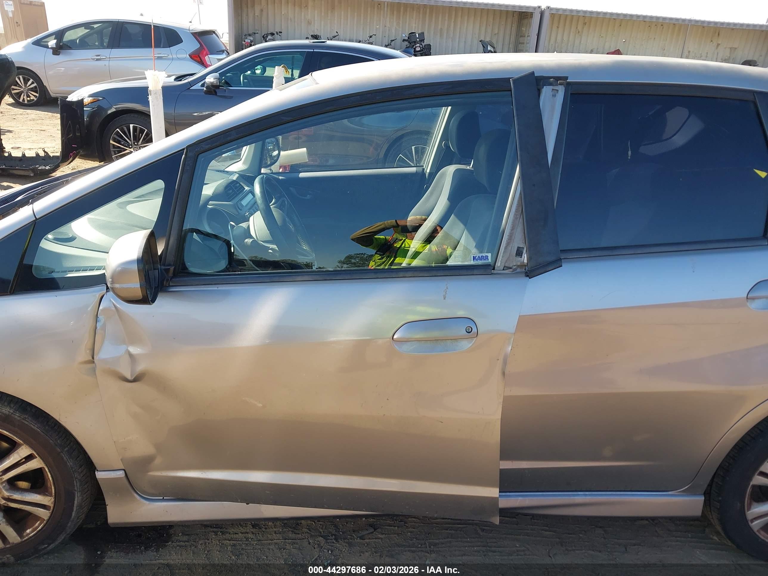 HONDA FIT image 6