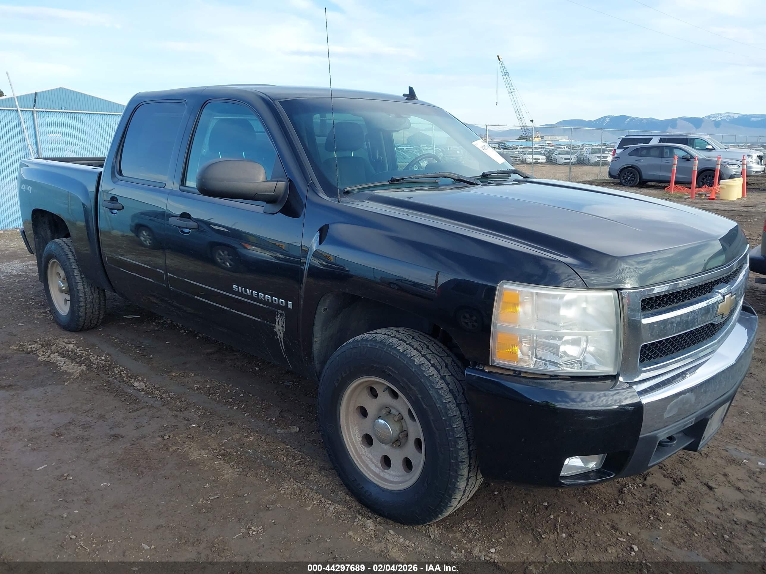 CHEVROLET SILVERADO image 6