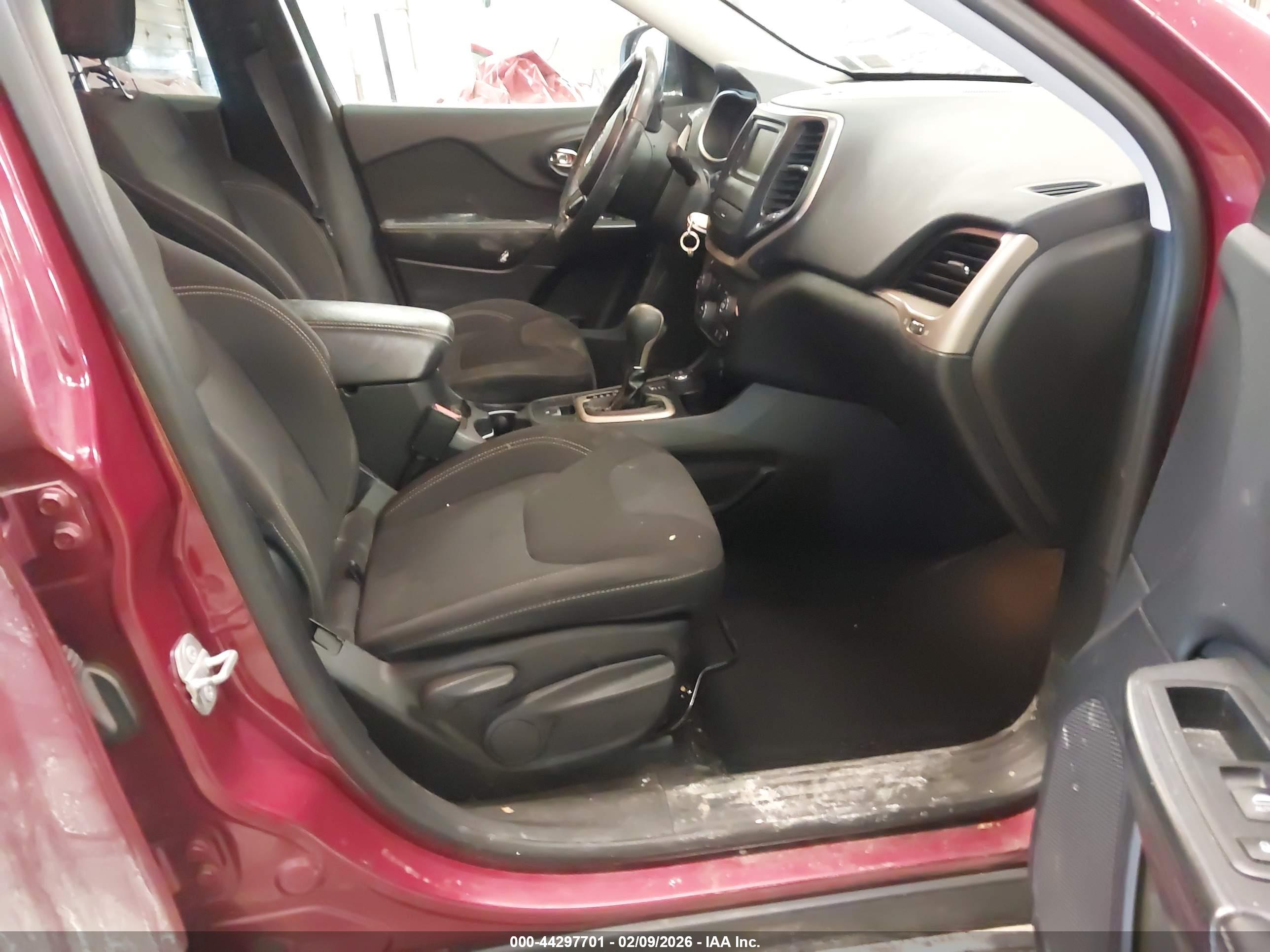 JEEP CHEROKEE image 5