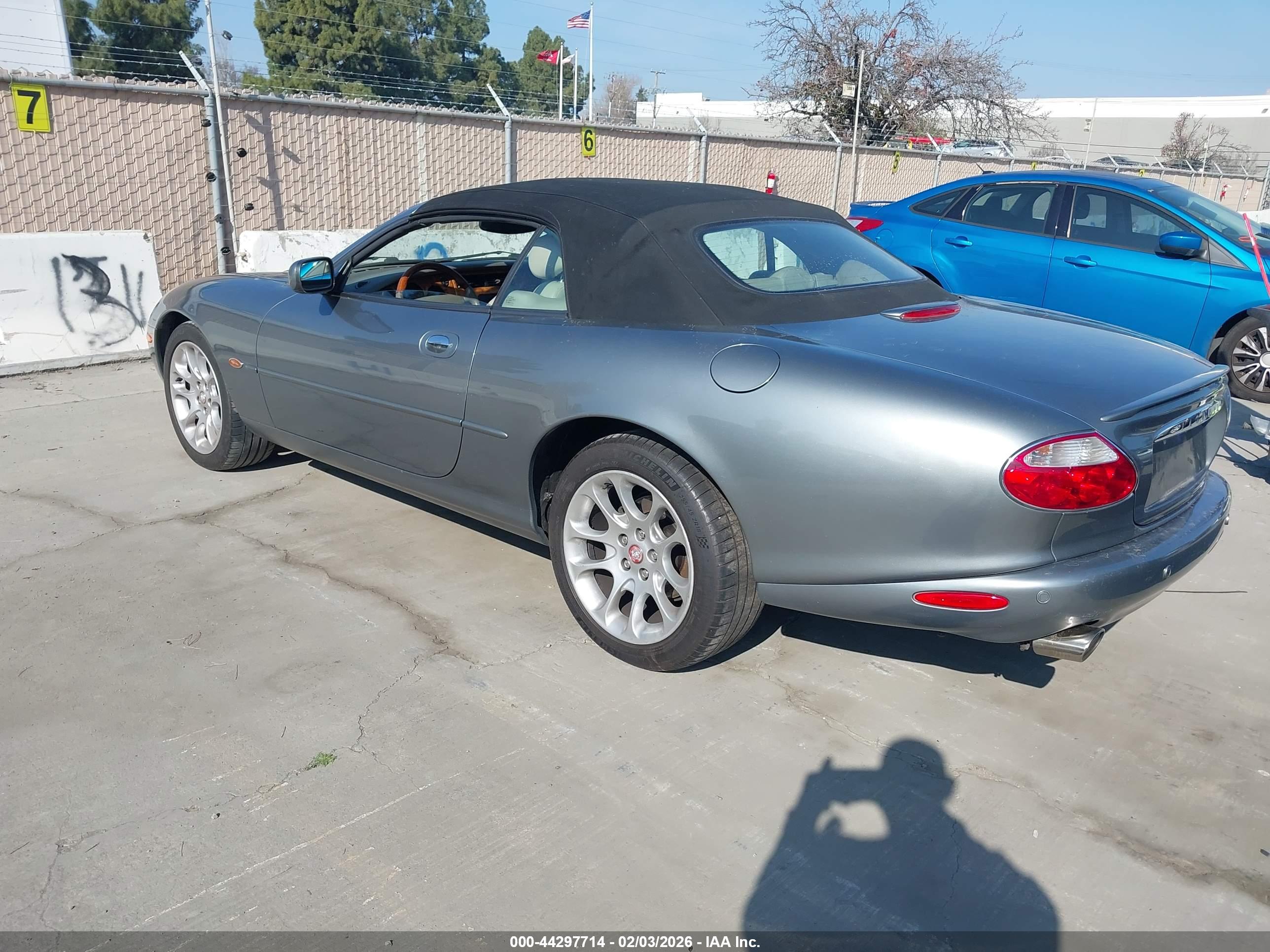 JAGUAR XKR image 3