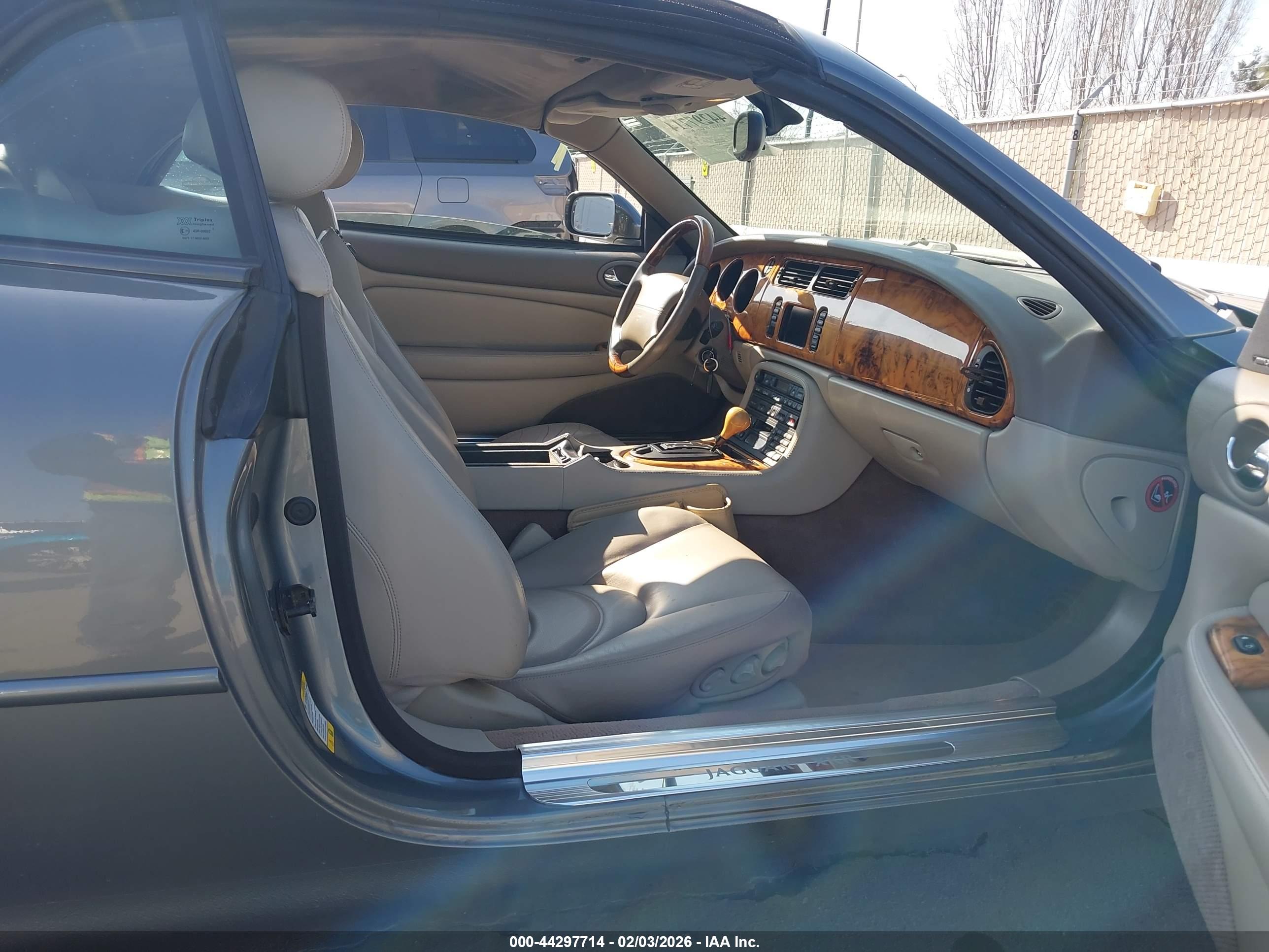 JAGUAR XKR image 5