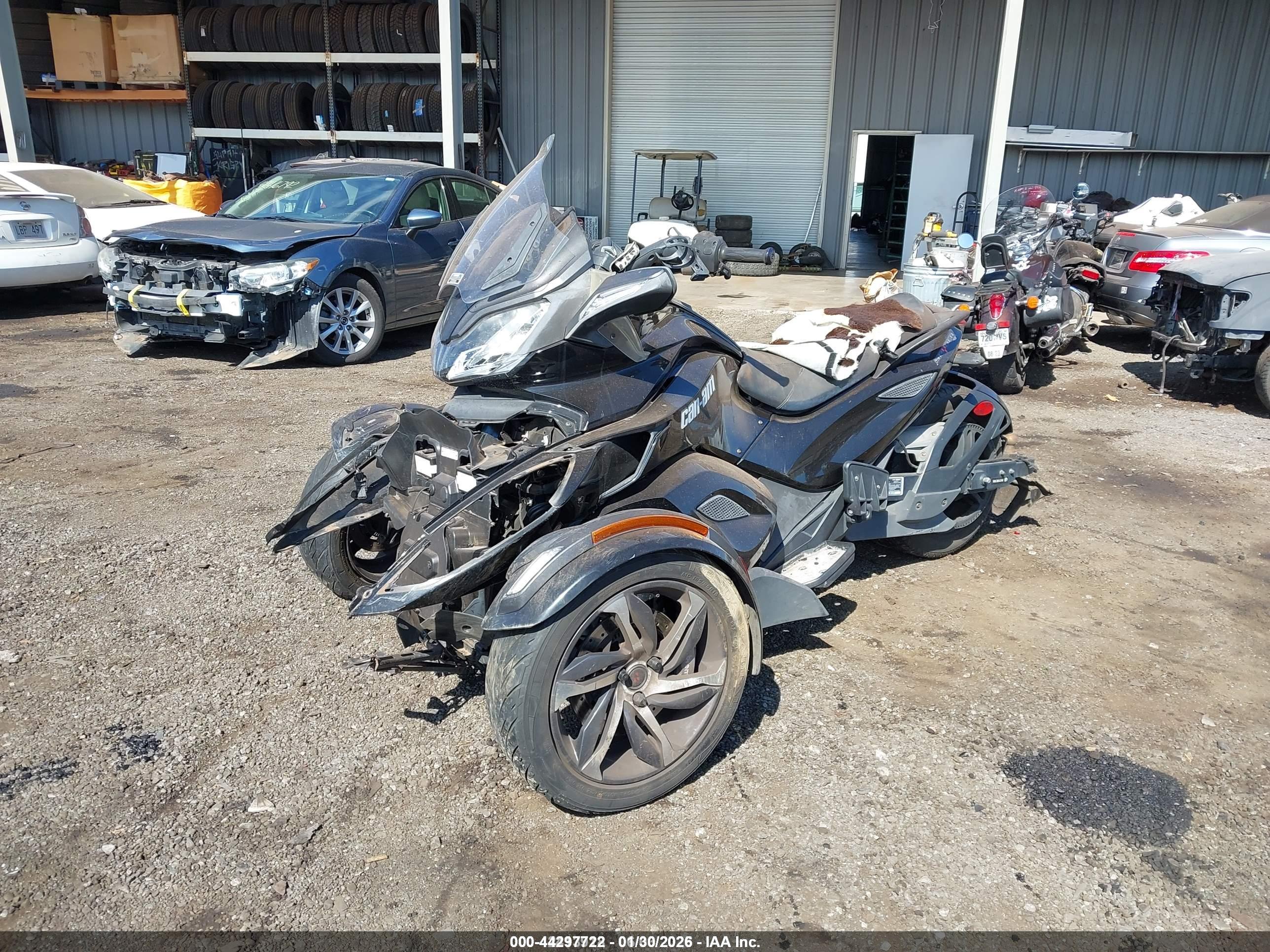 CAN-AM SPYDER image 2