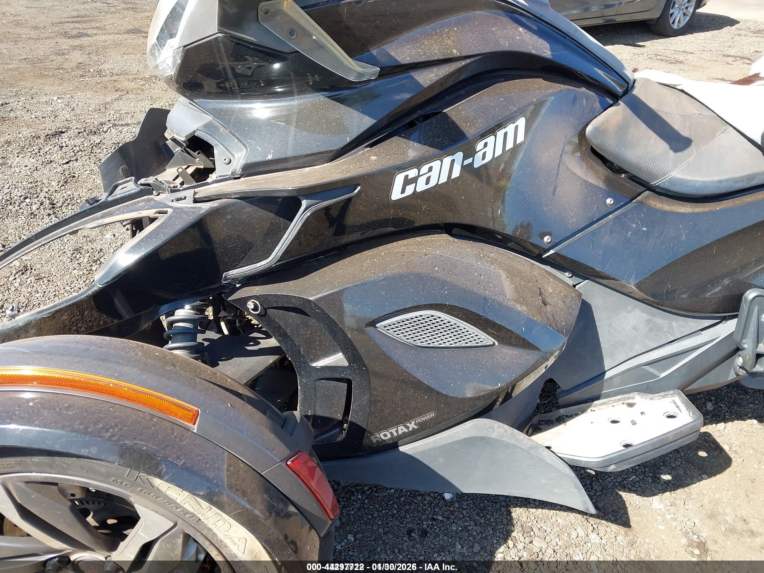 CAN-AM SPYDER image 9