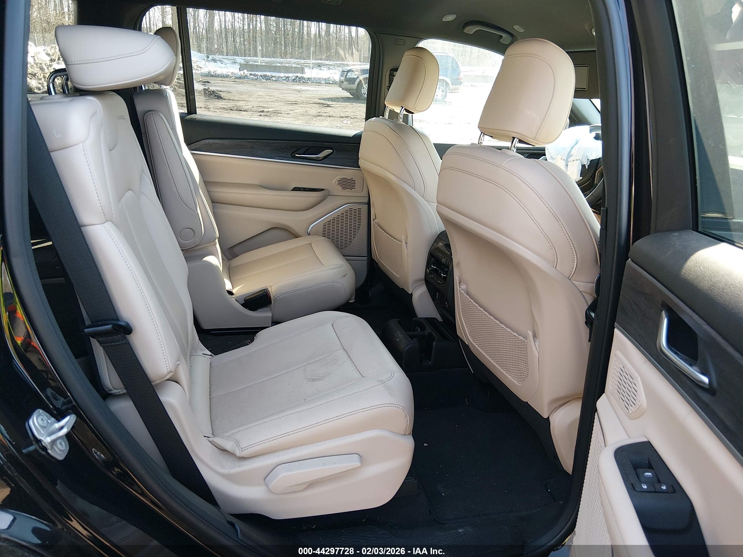 JEEP GRAND image 8