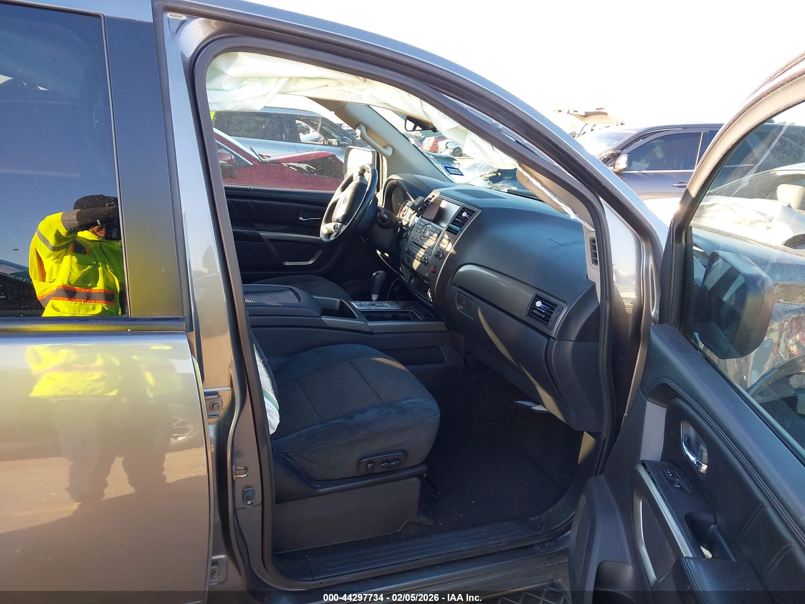 NISSAN ARMADA image 5