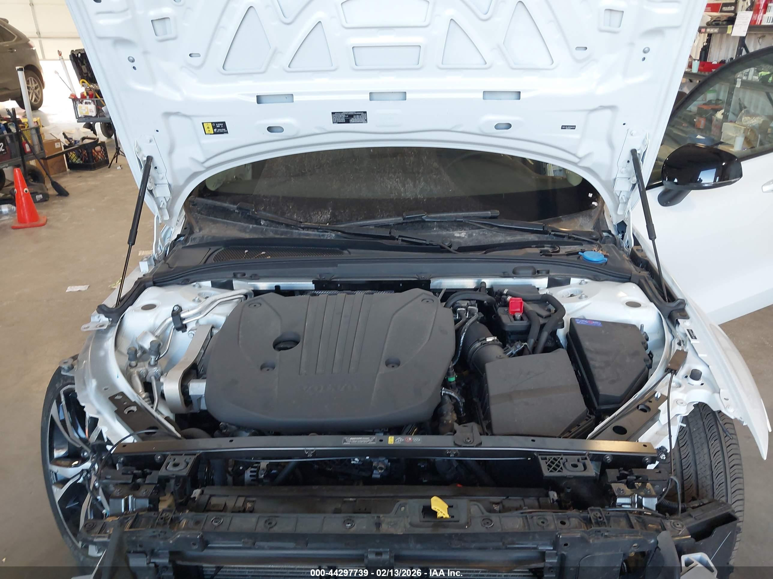 VOLVO S60 image 10