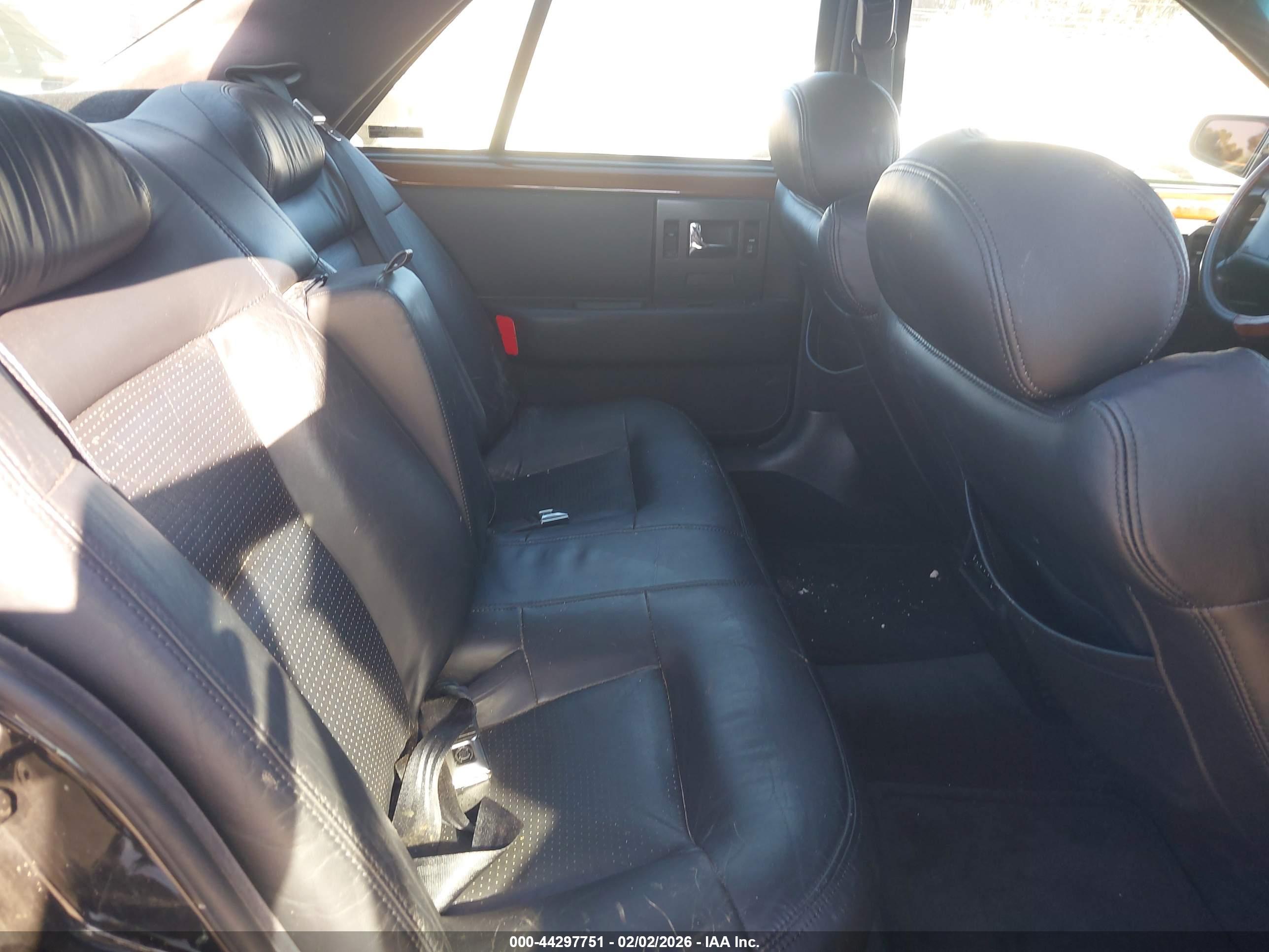 CADILLAC SEVILLE image 8