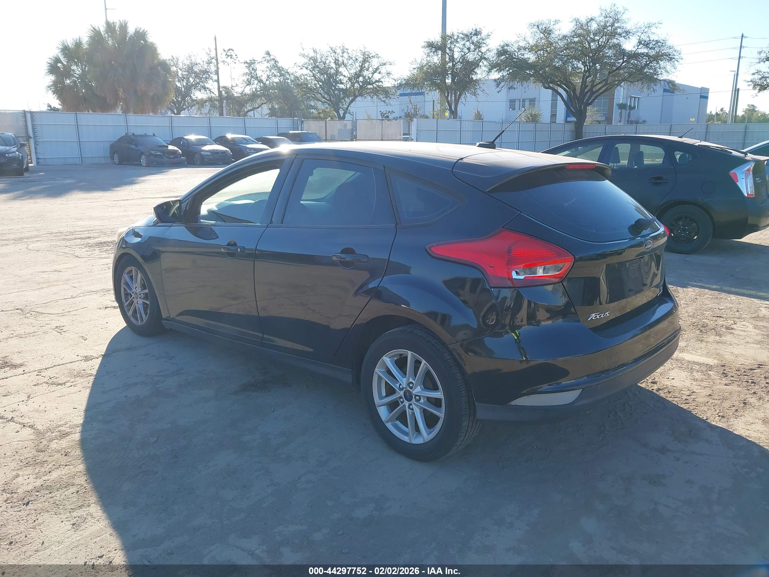 FORD FOCUS image 3
