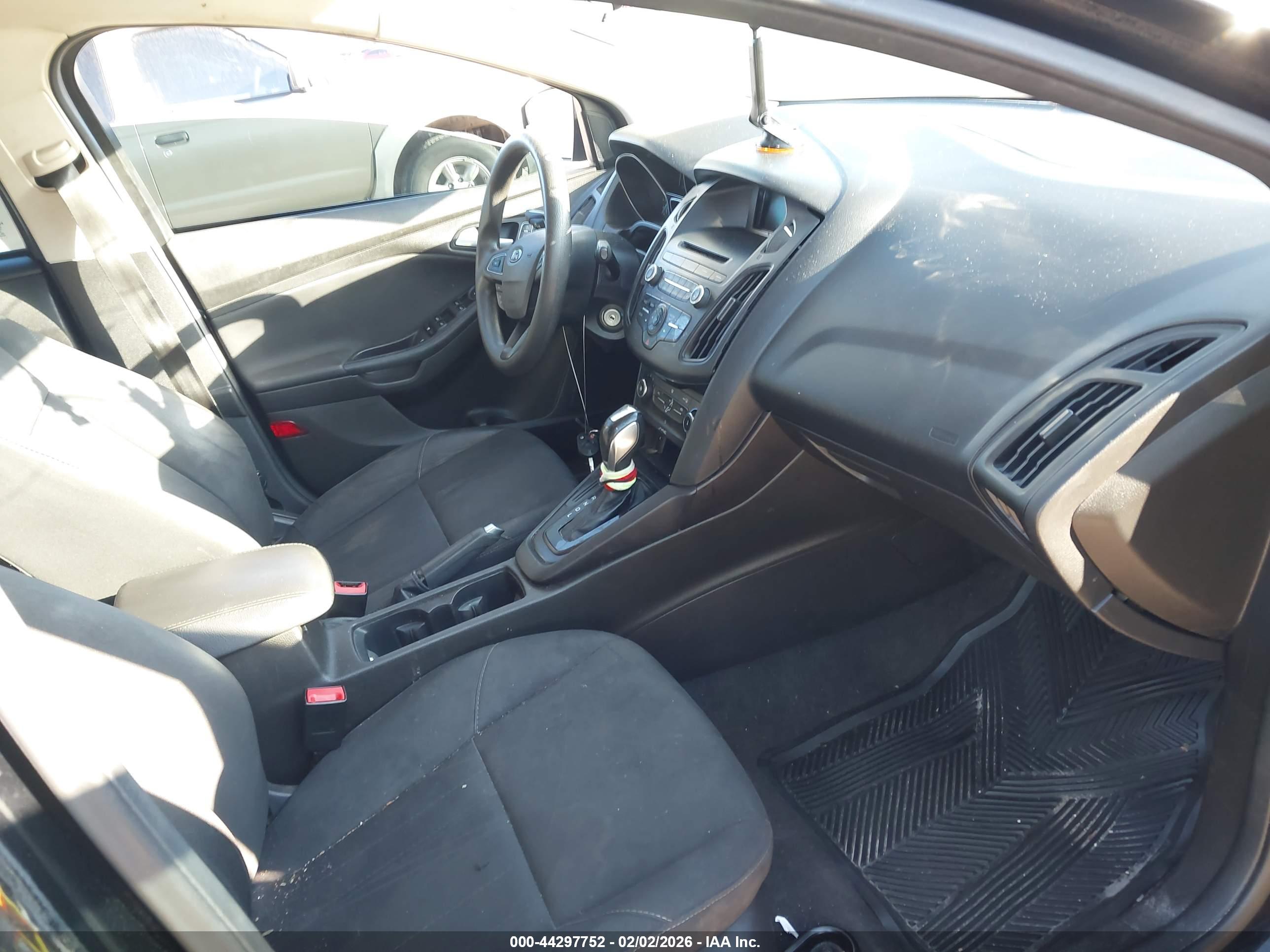 FORD FOCUS image 5