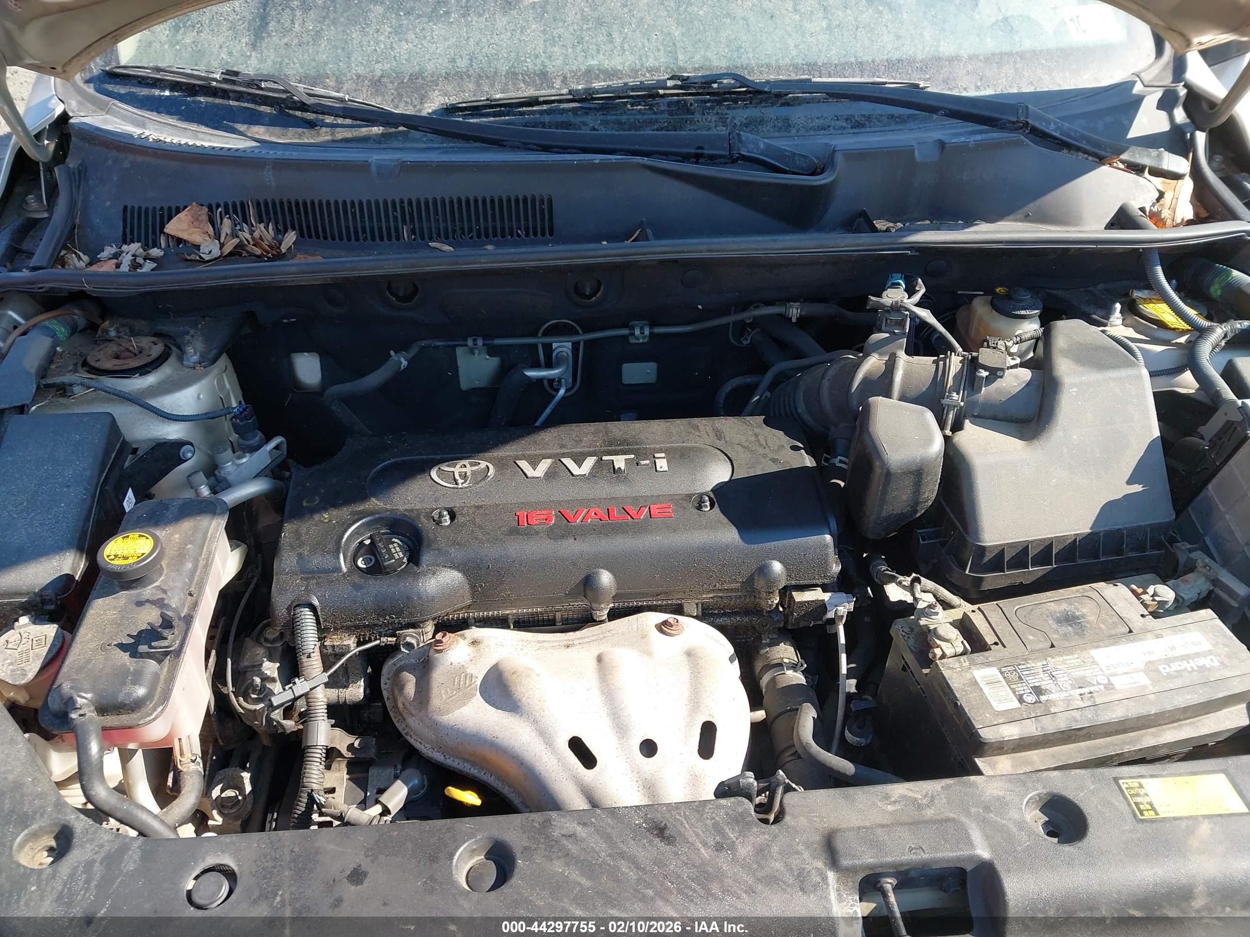 TOYOTA RAV4 image 10