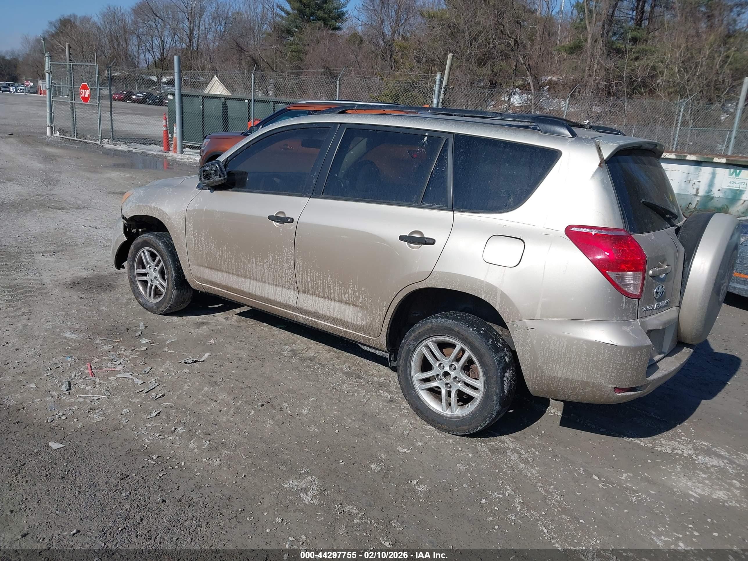 TOYOTA RAV4 image 3