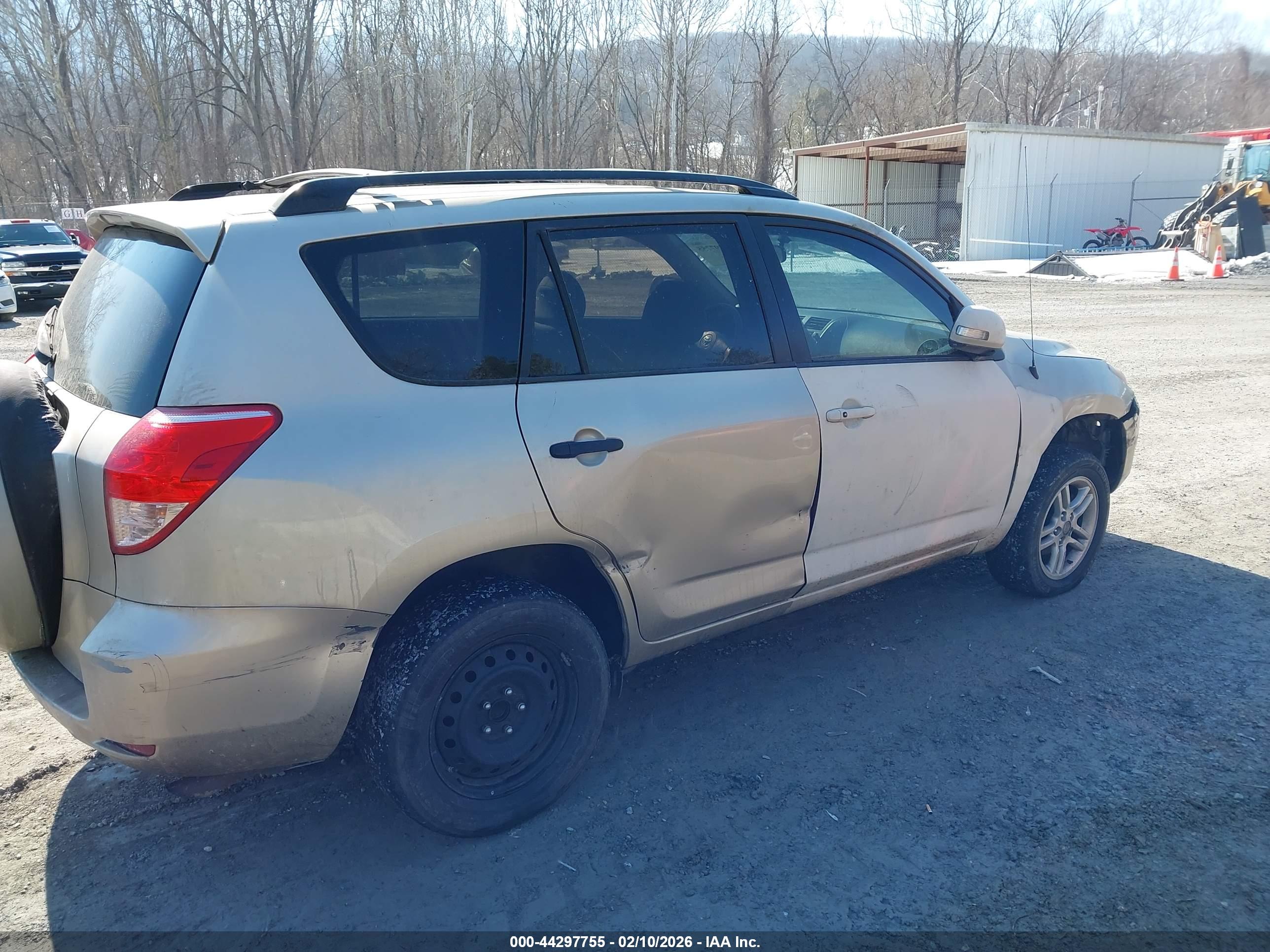 TOYOTA RAV4 image 4