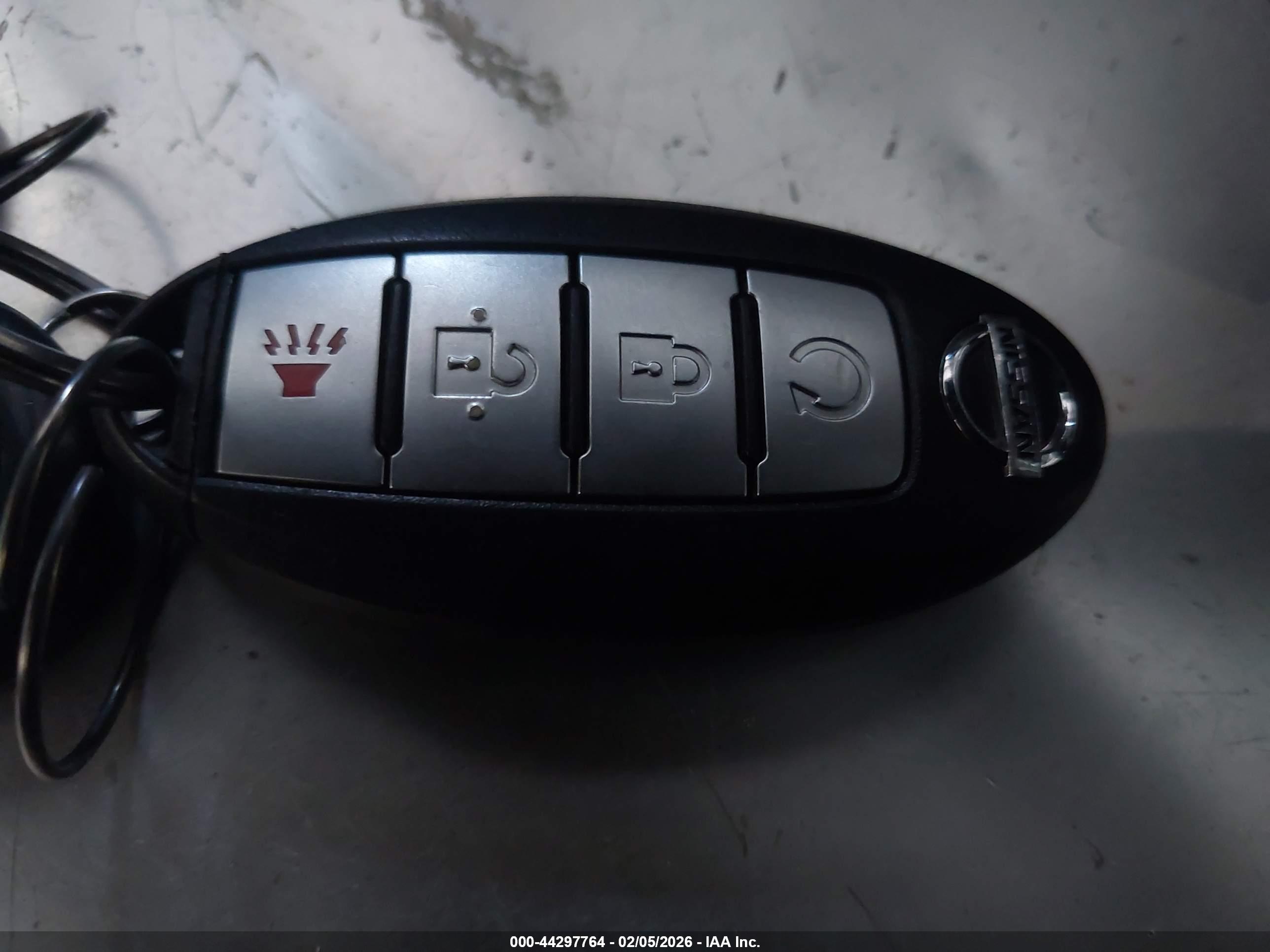 NISSAN ROGUE image 11