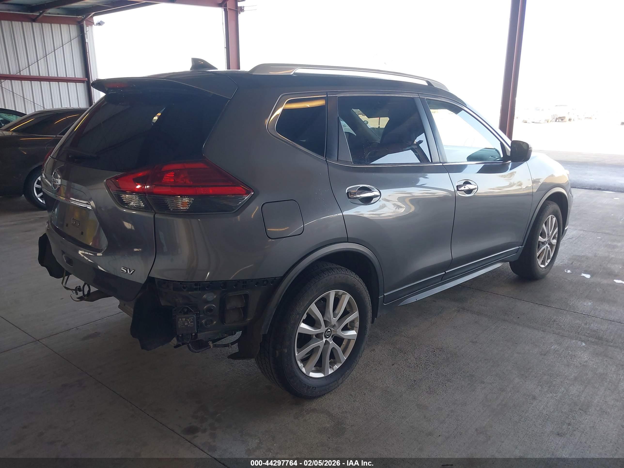 NISSAN ROGUE image 4