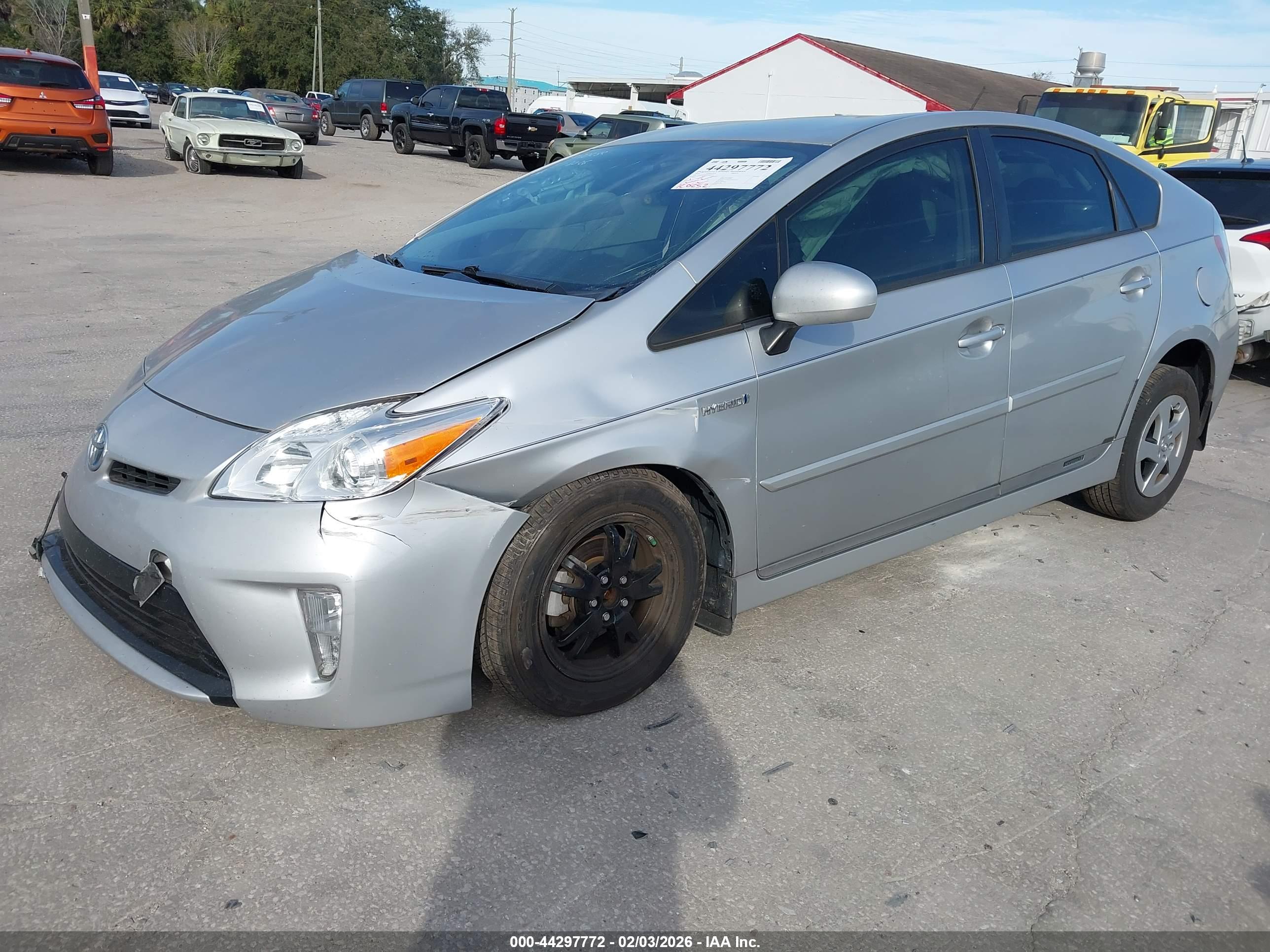 TOYOTA PRIUS image 2