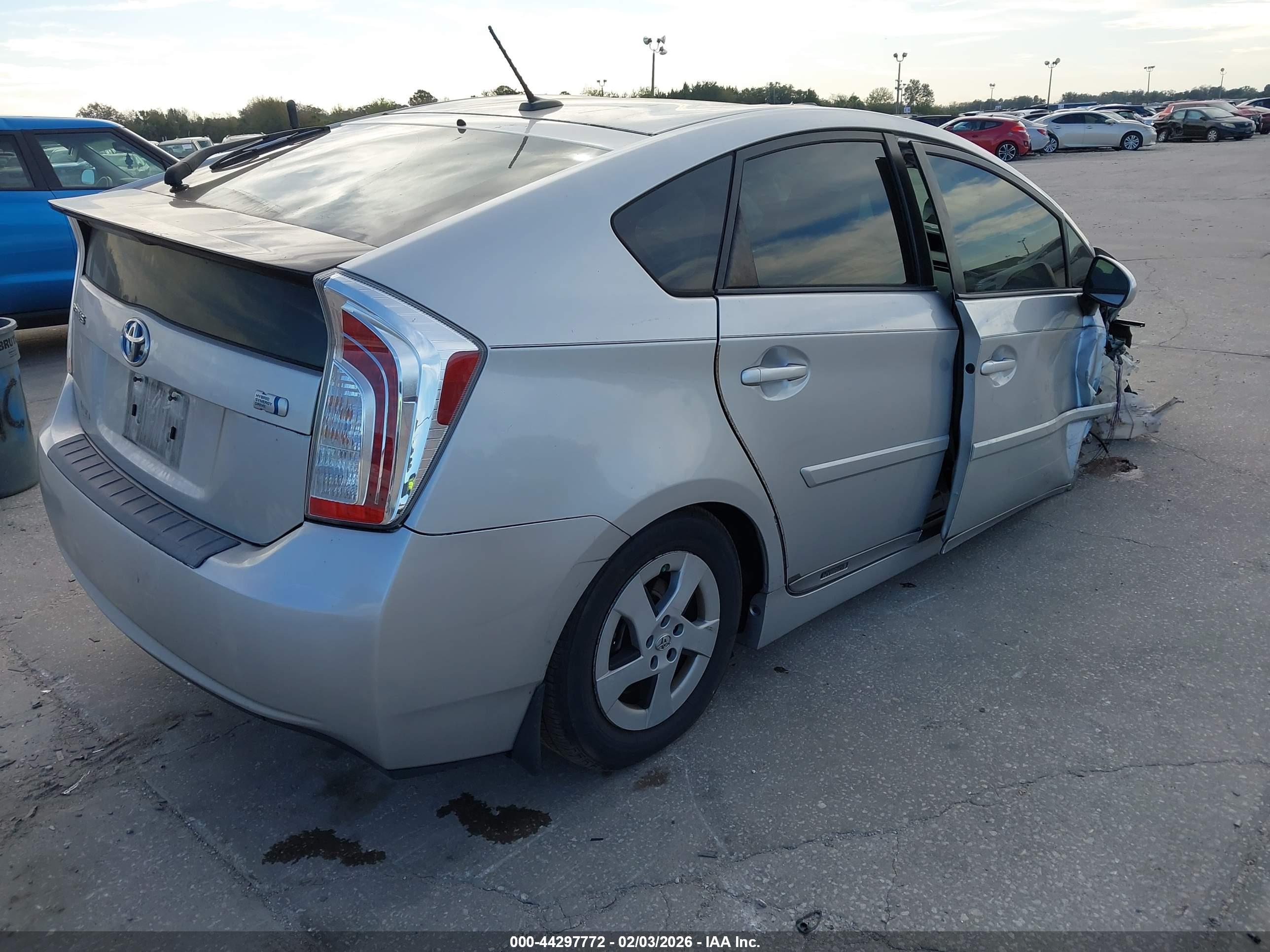 TOYOTA PRIUS image 4