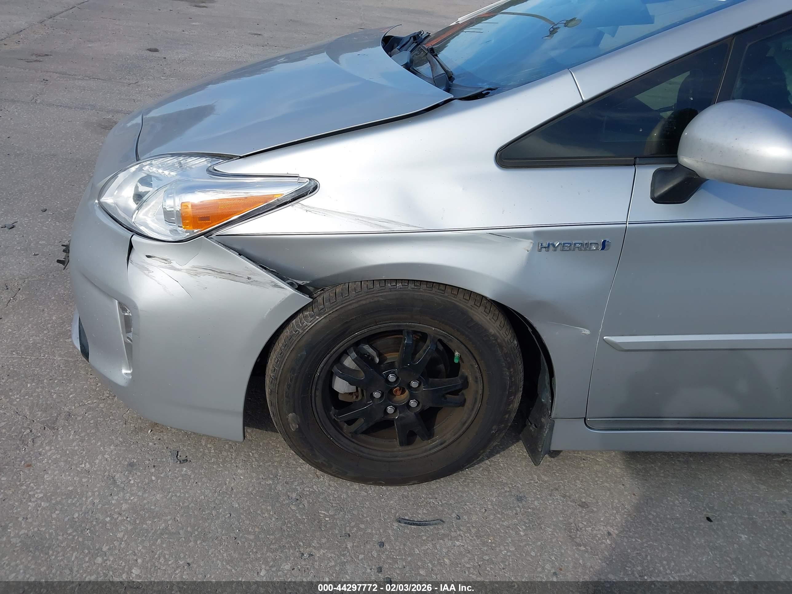 TOYOTA PRIUS image 6