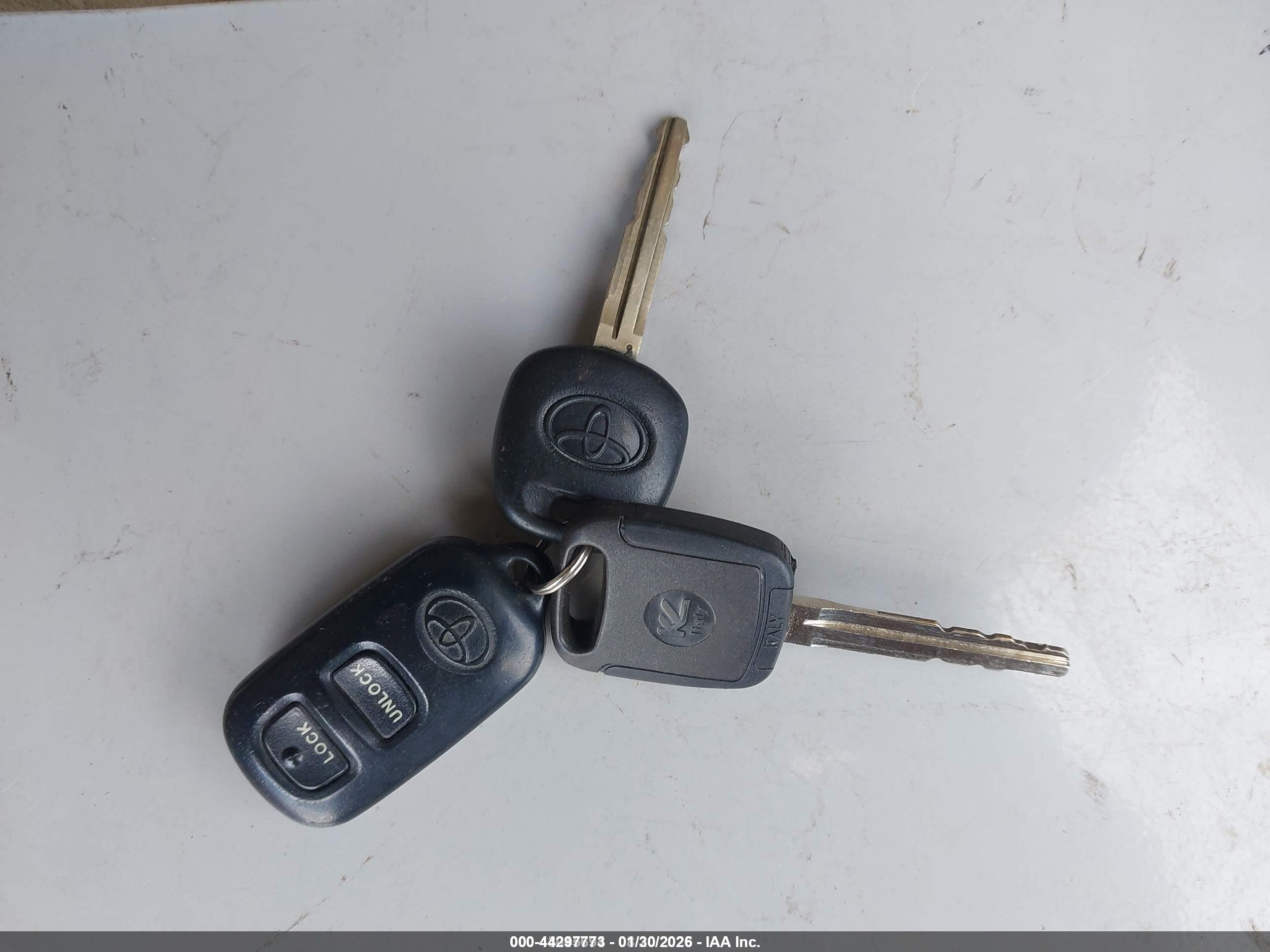 TOYOTA COROLLA image 11