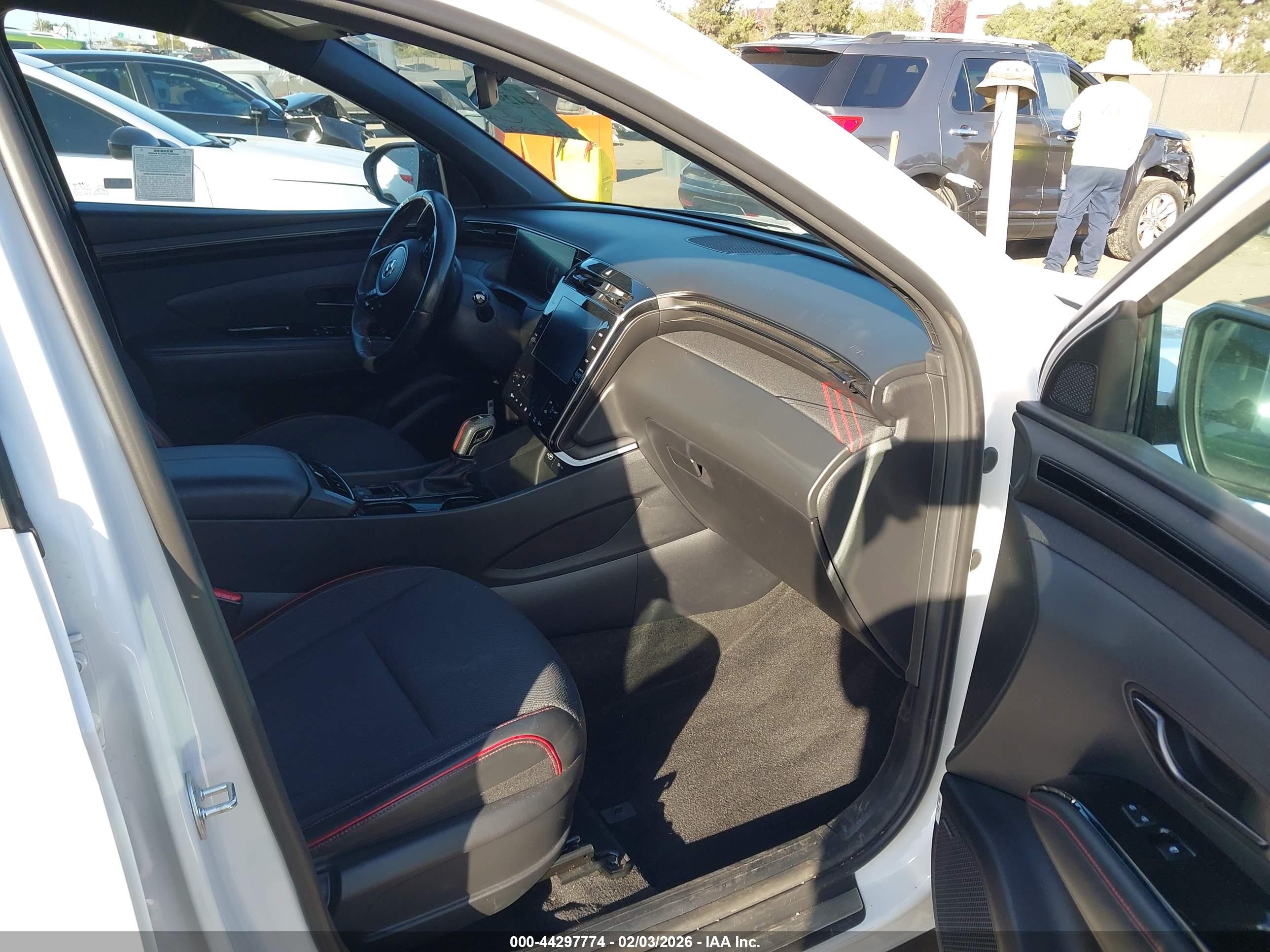 HYUNDAI TUCSON image 5