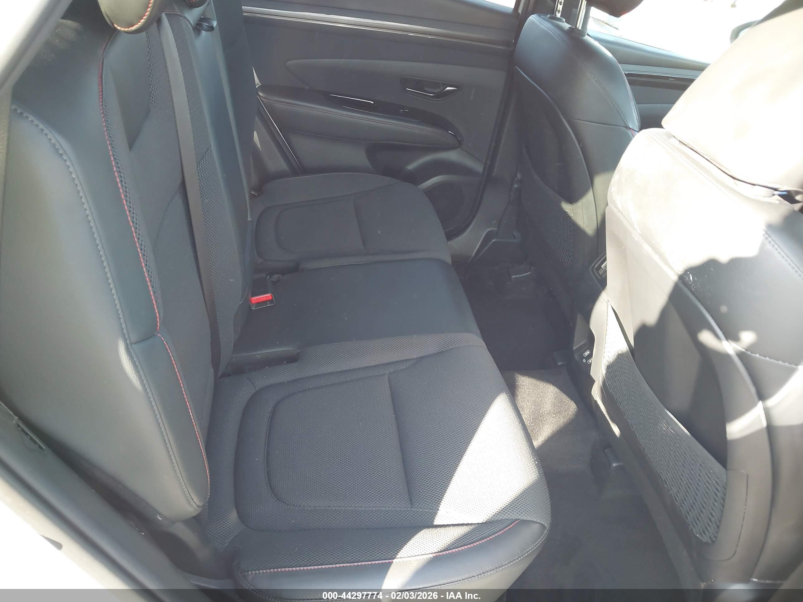 HYUNDAI TUCSON image 8