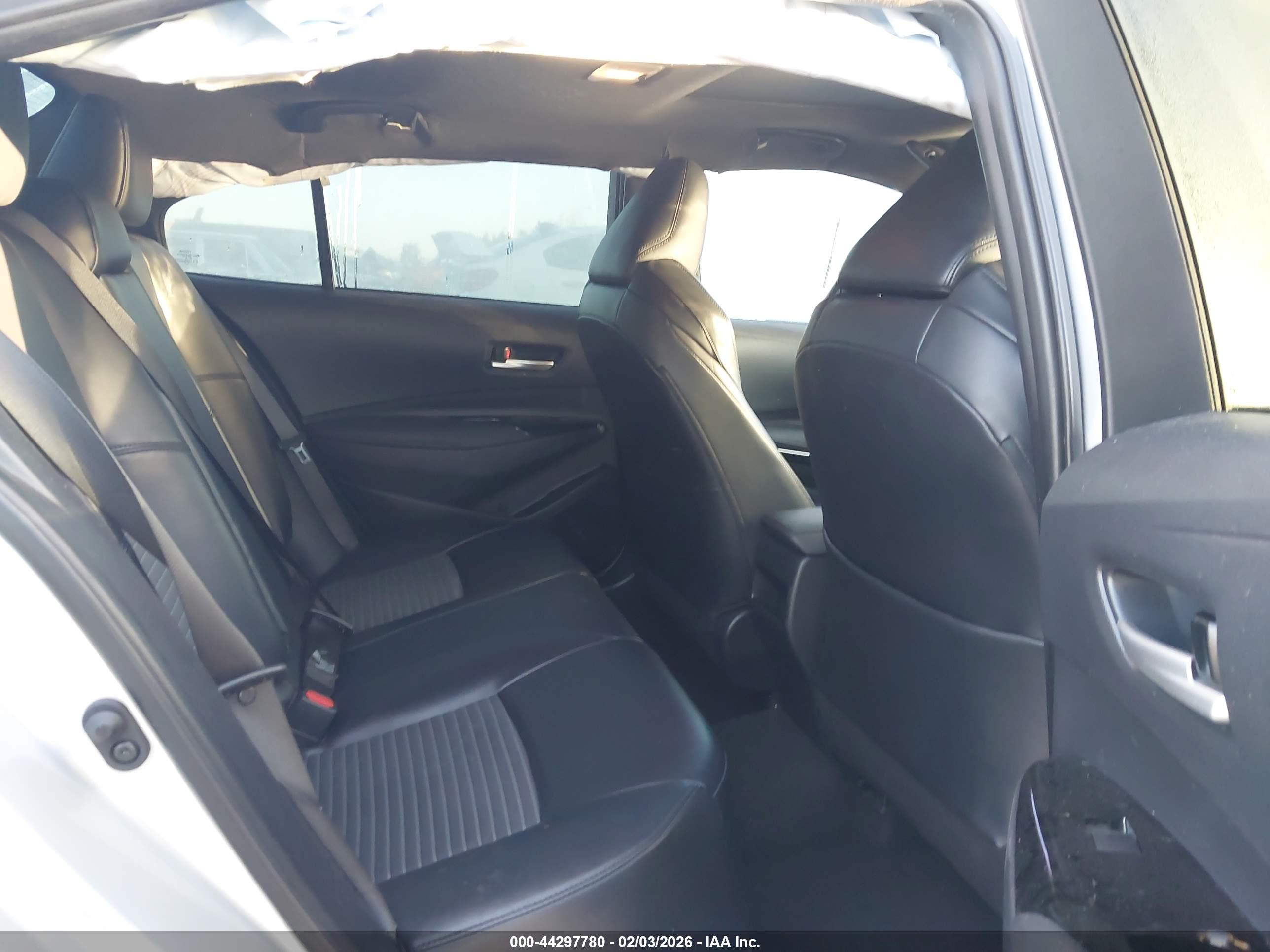 TOYOTA COROLLA image 8
