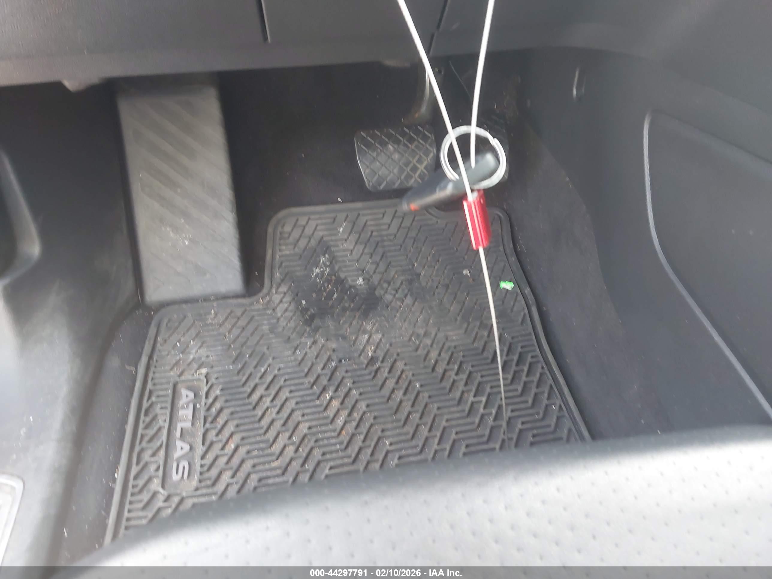VOLKSWAGEN ATLAS image 11