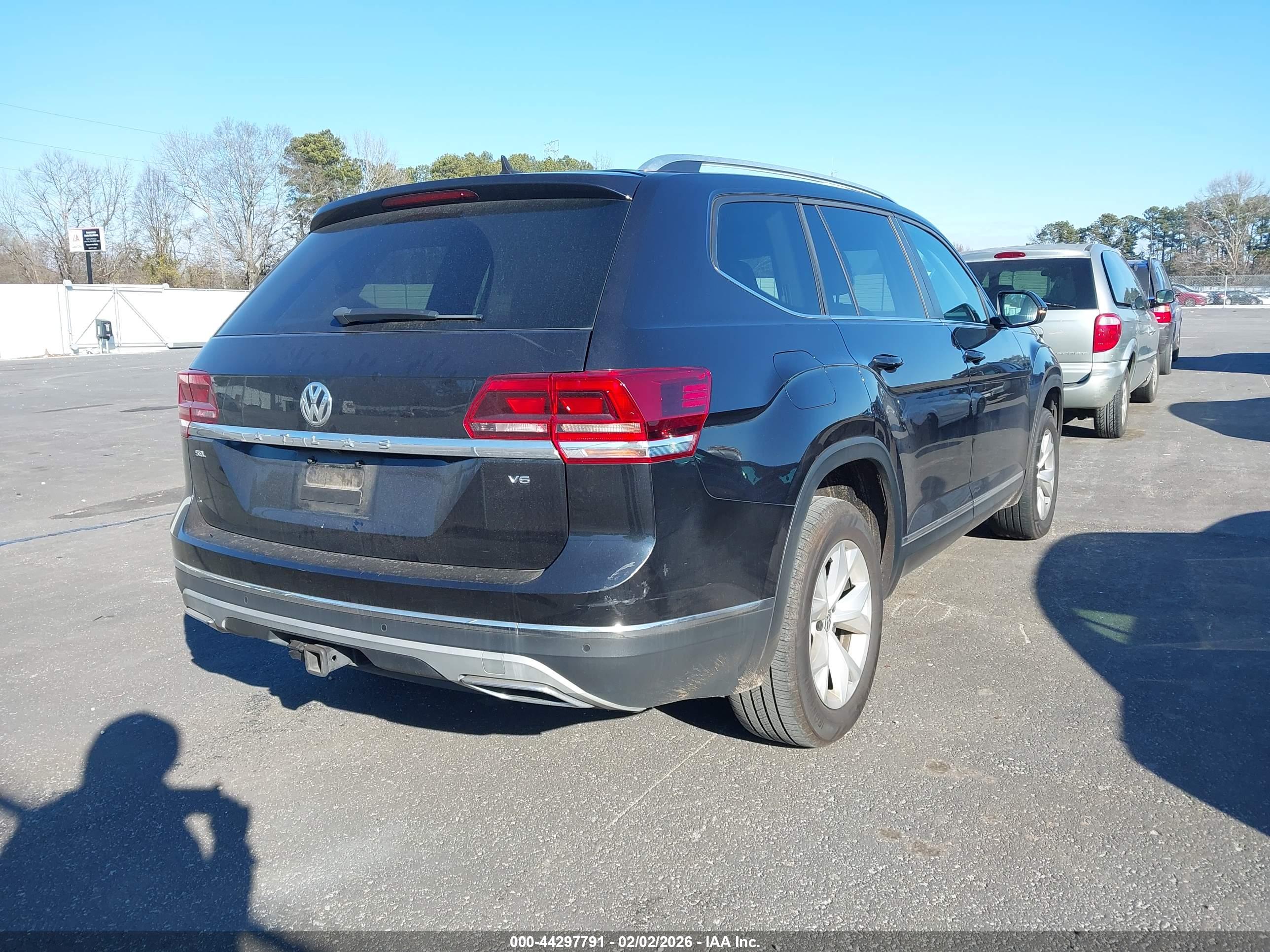 VOLKSWAGEN ATLAS image 4