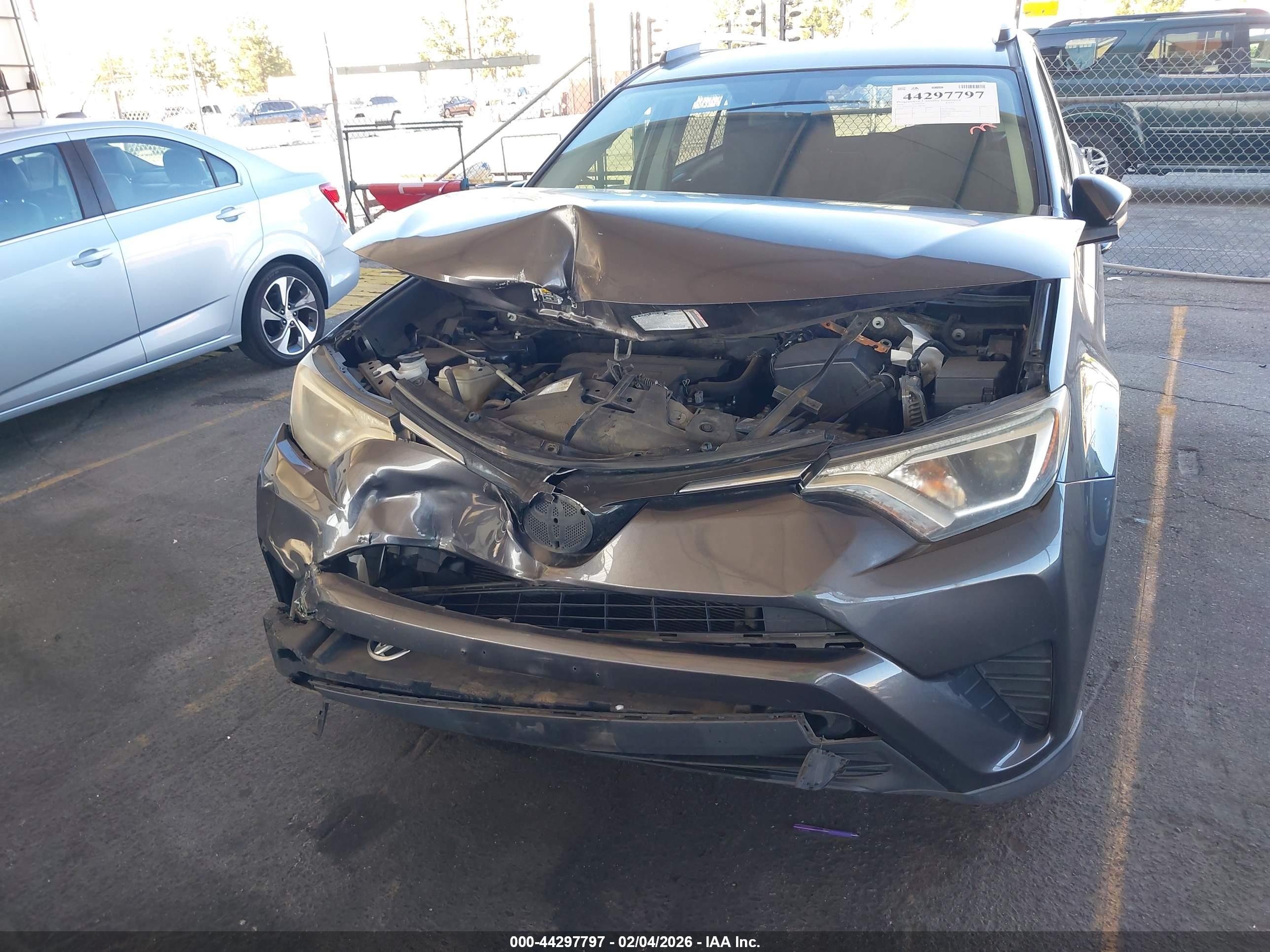 TOYOTA RAV4 image 6