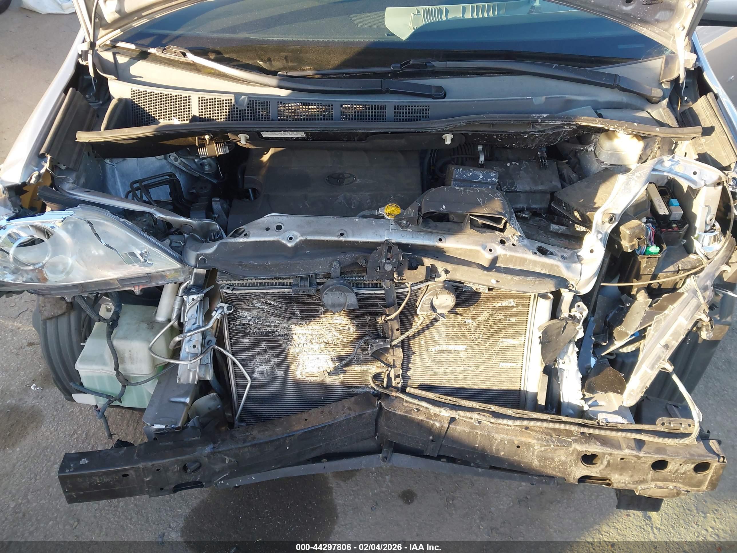 TOYOTA SIENNA image 10