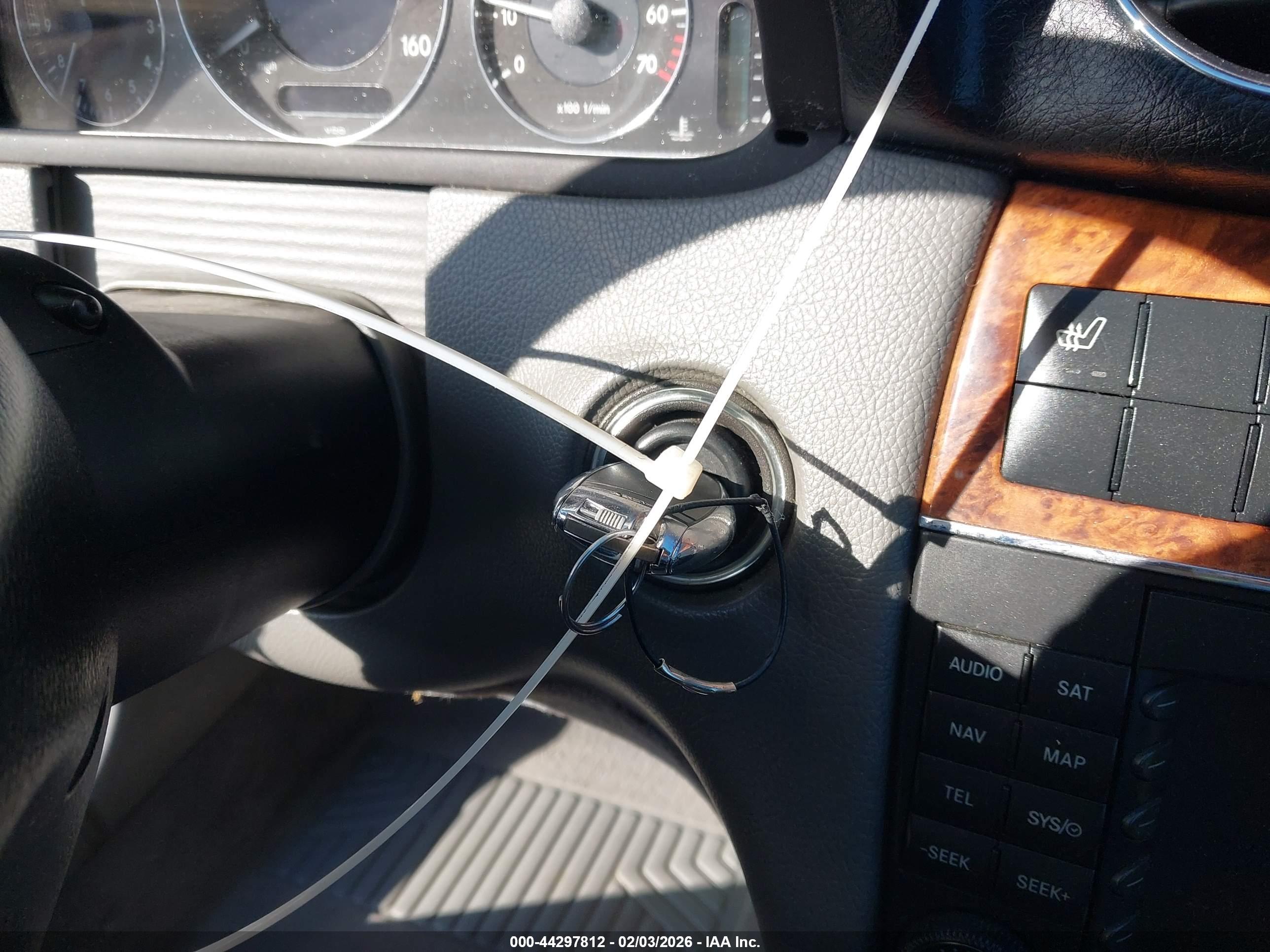 MERCEDES-BENZ CLK image 11