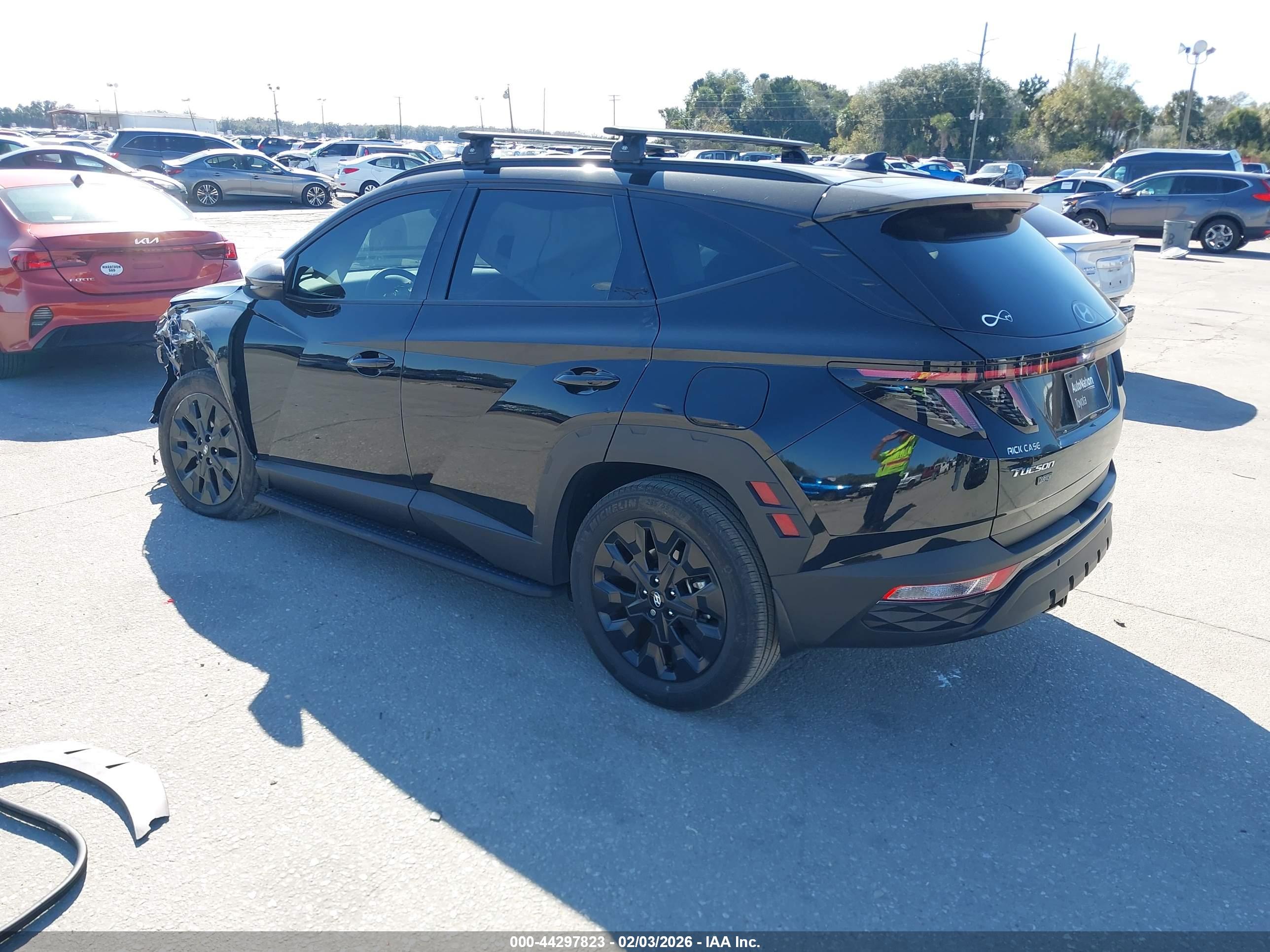 HYUNDAI TUCSON image 3
