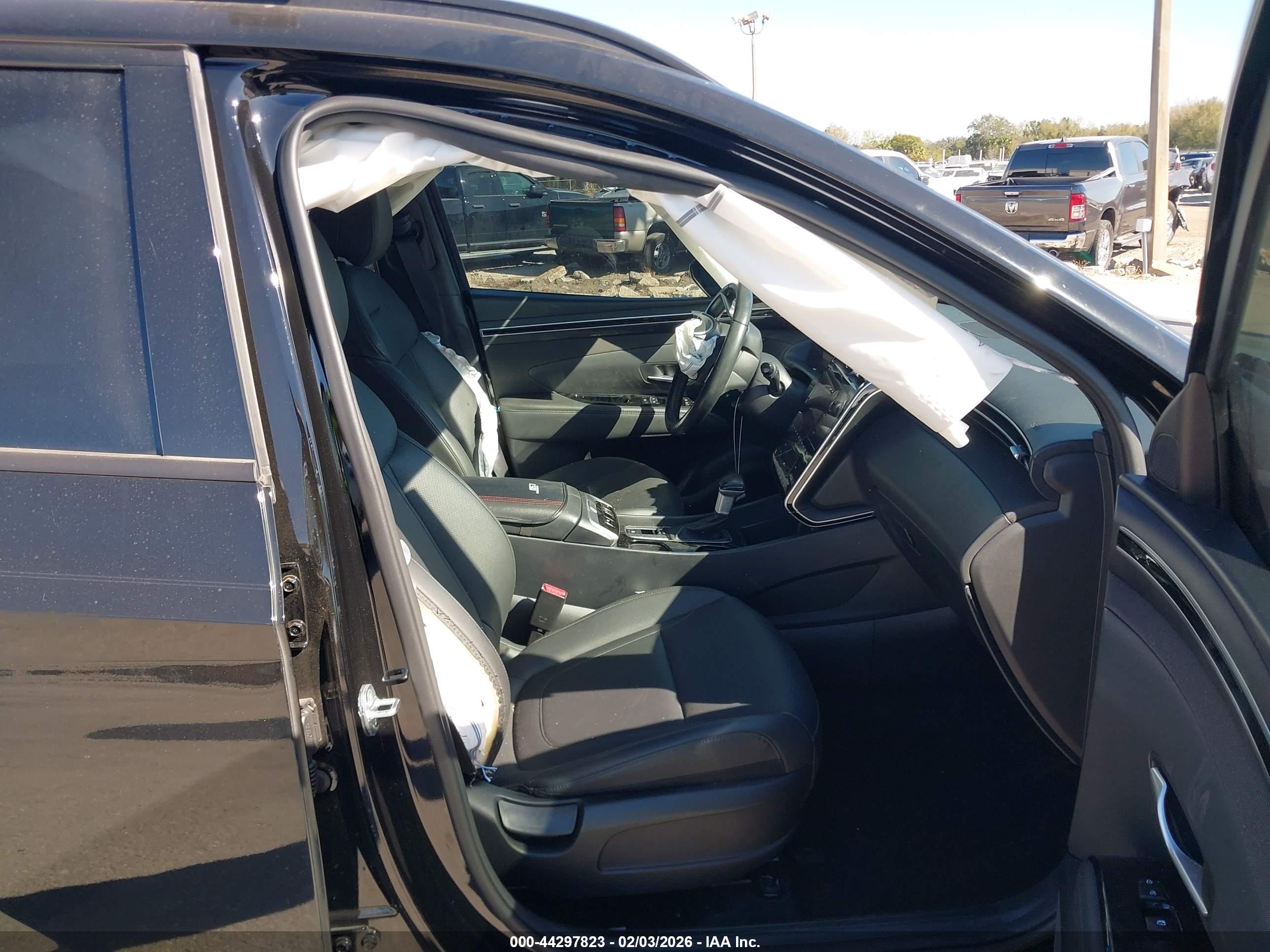 HYUNDAI TUCSON image 5