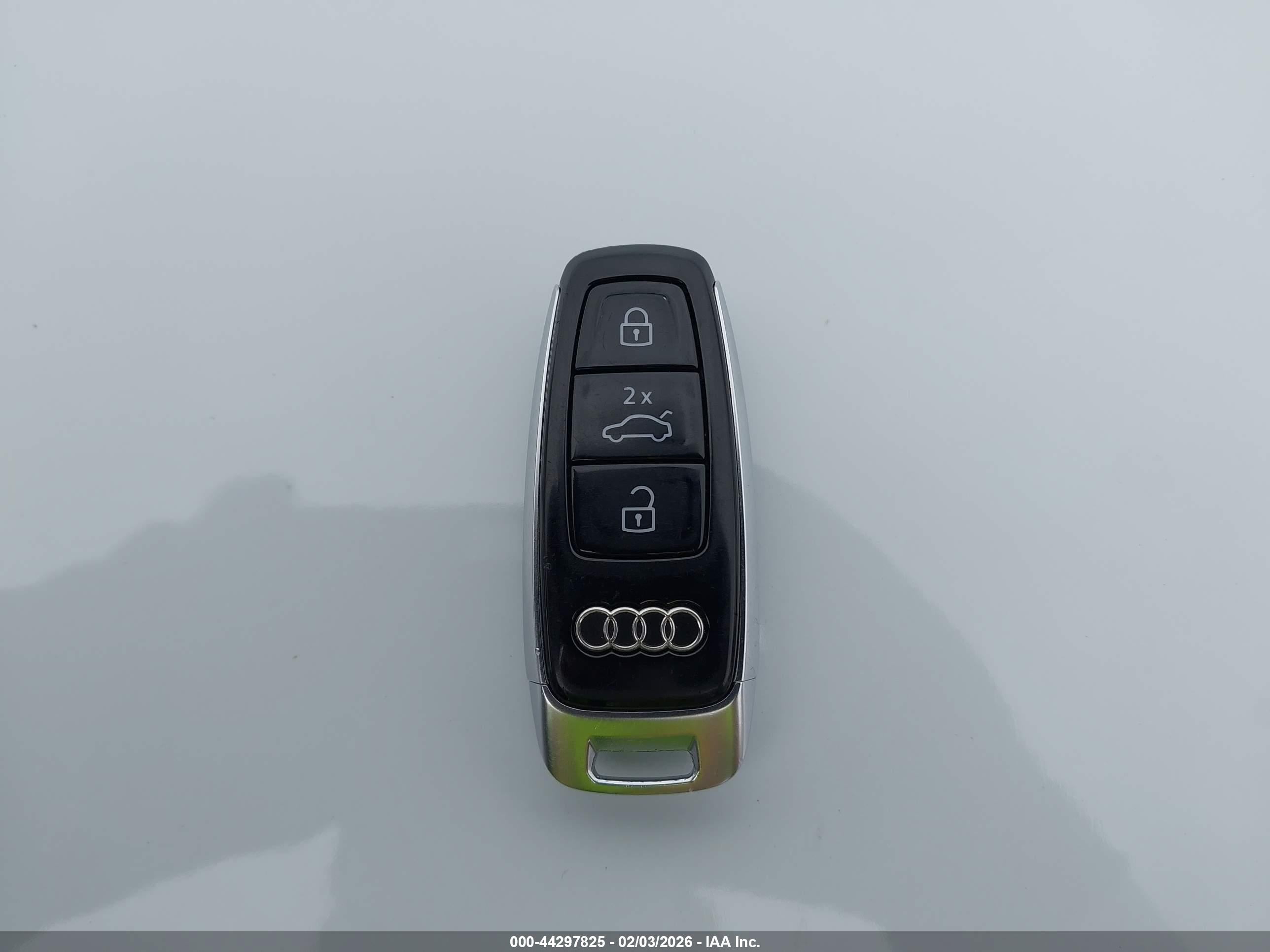 AUDI Q7 image 11