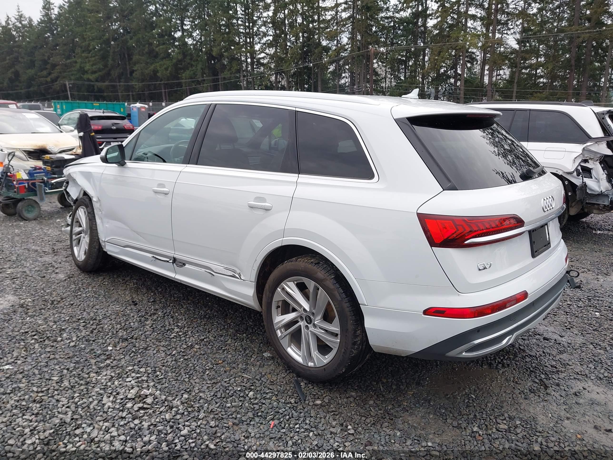 AUDI Q7 image 3