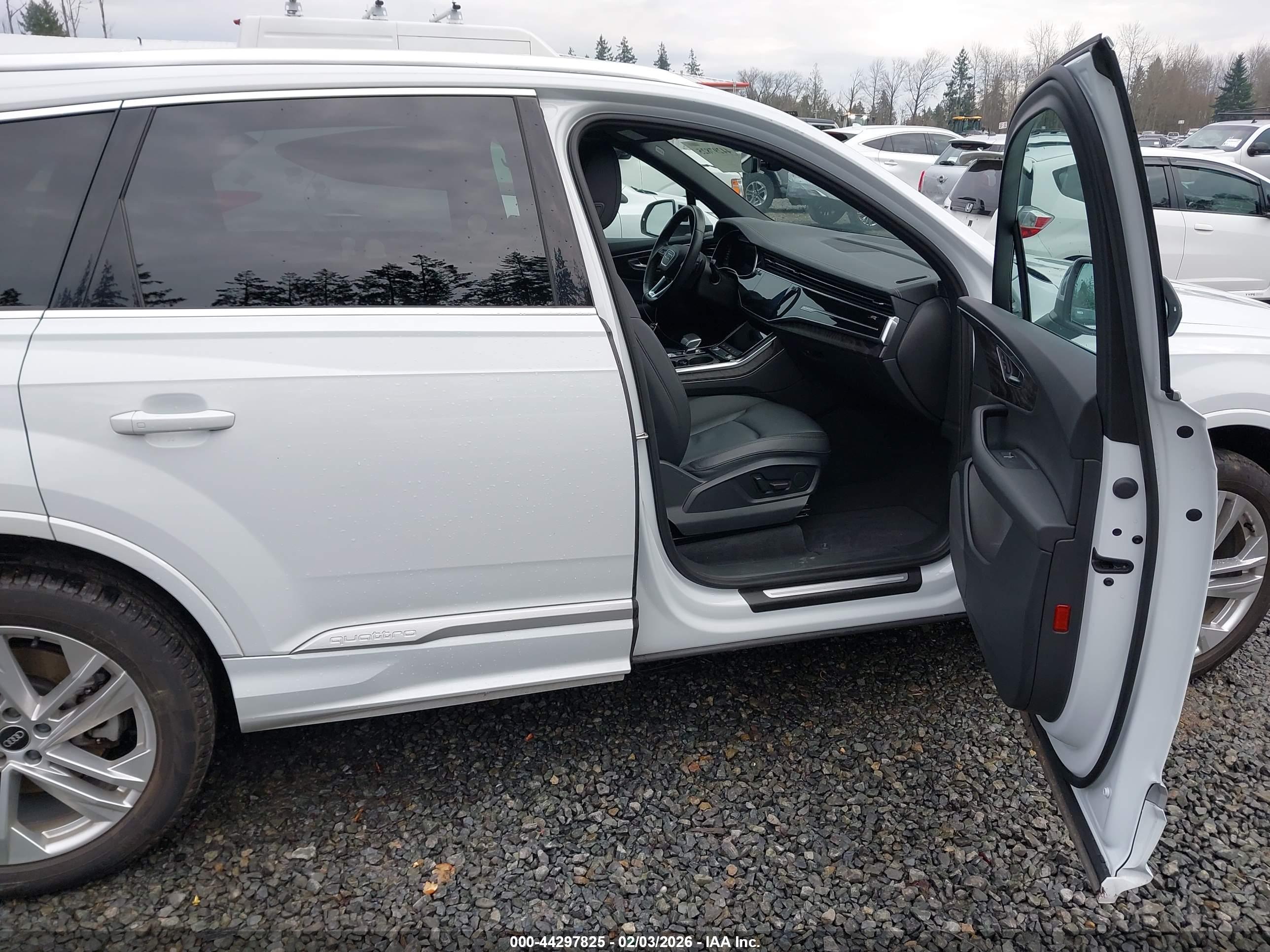 AUDI Q7 image 5