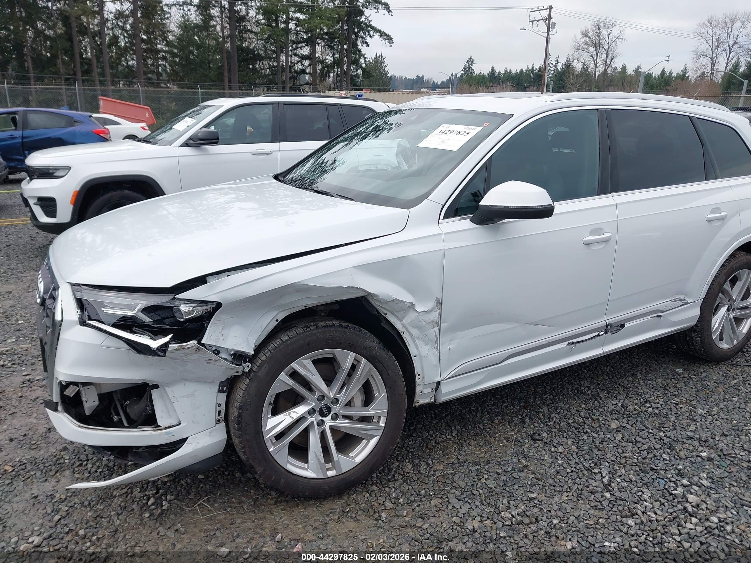 AUDI Q7 image 6