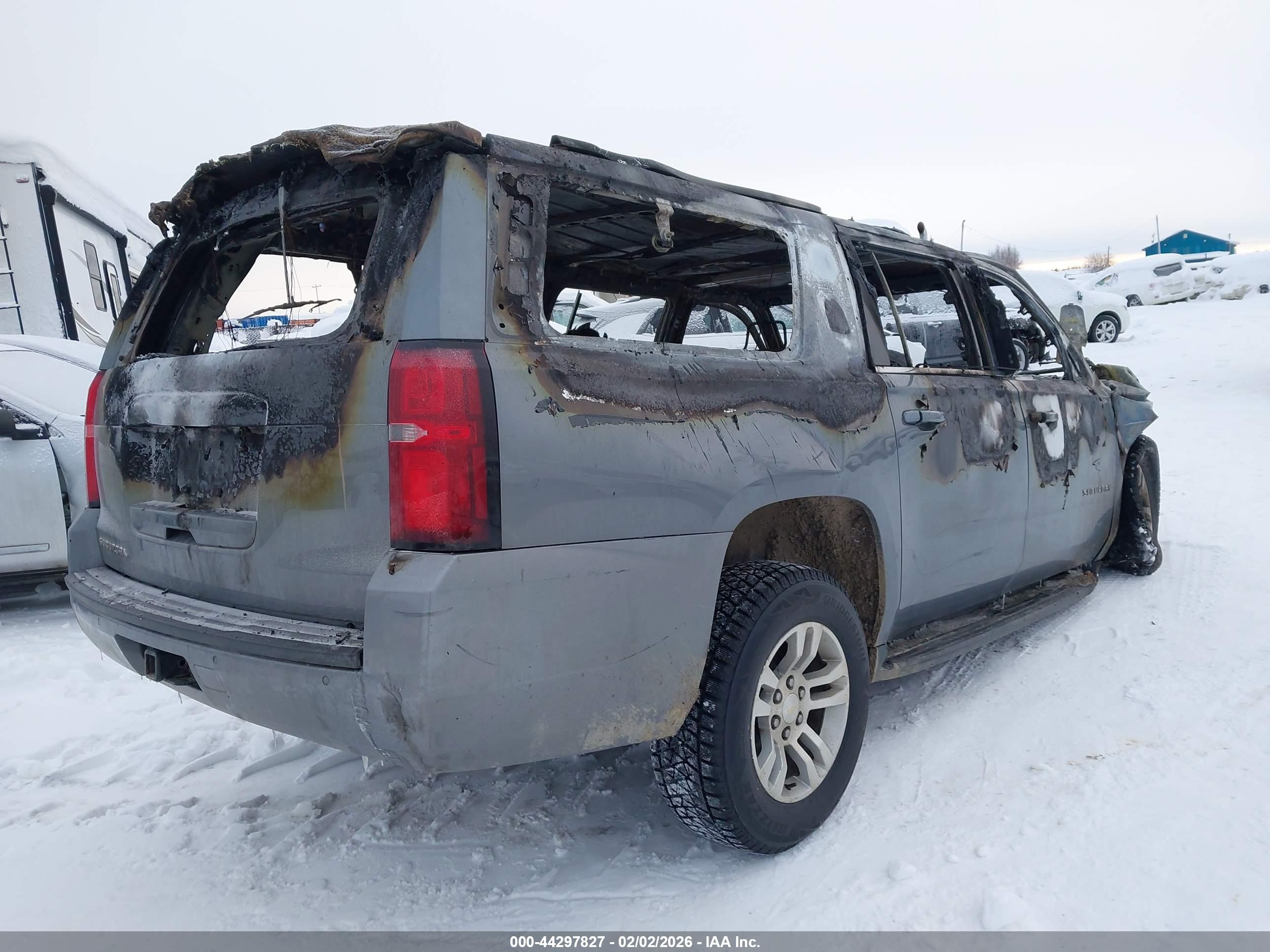 CHEVROLET SUBURBAN image 4