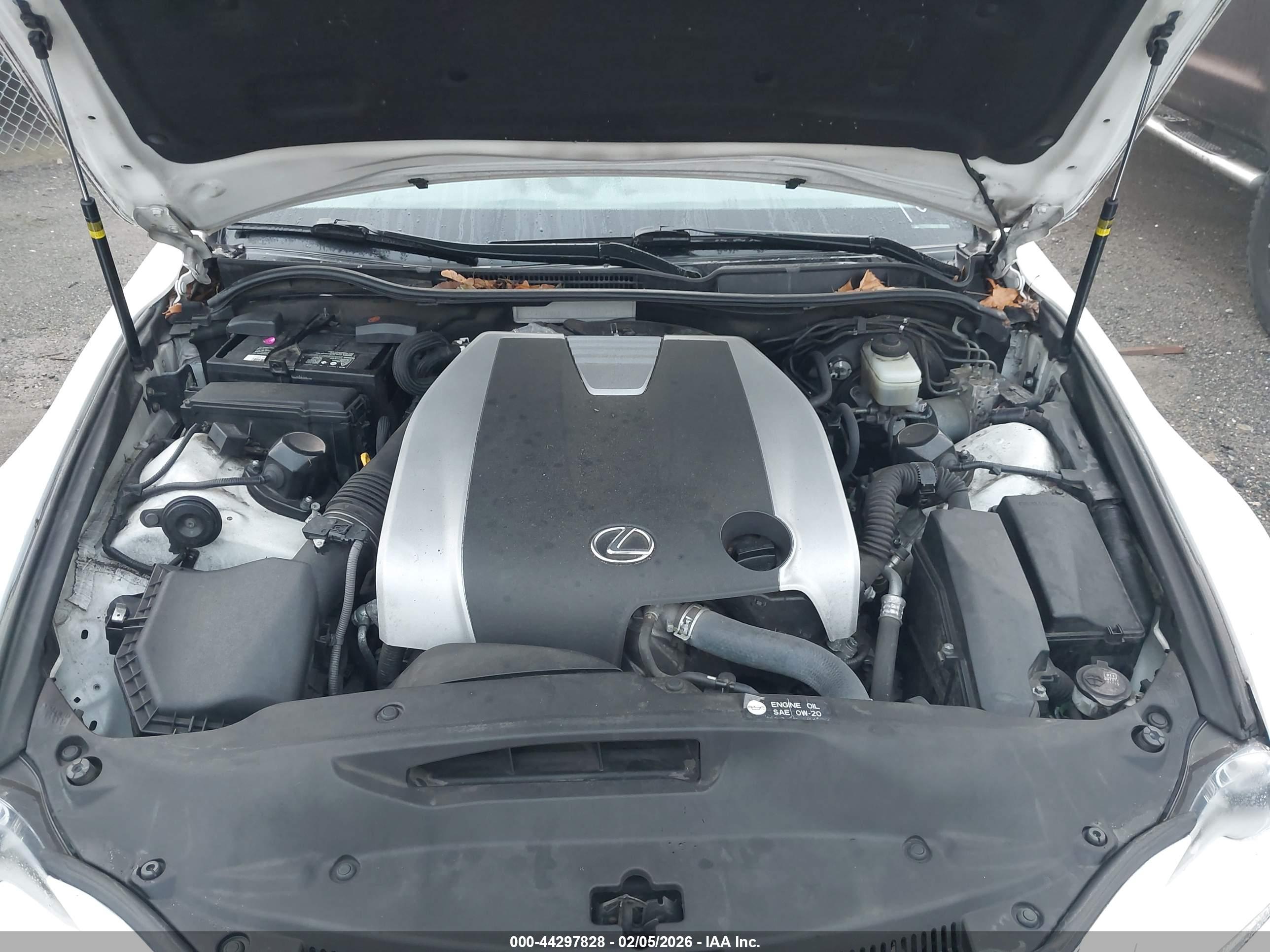 LEXUS IS image 10