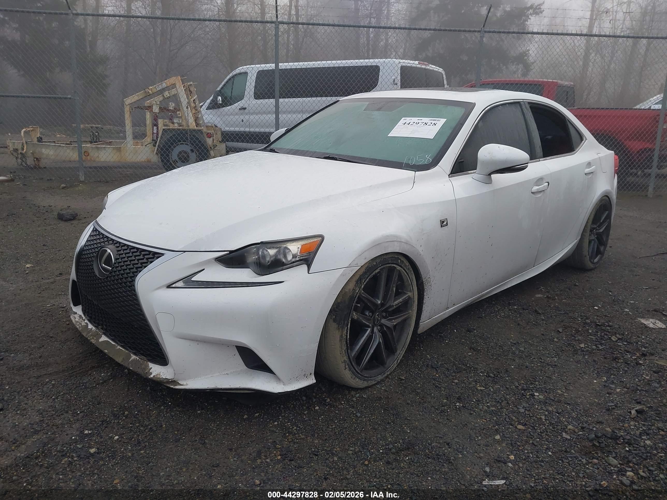 LEXUS IS image 2