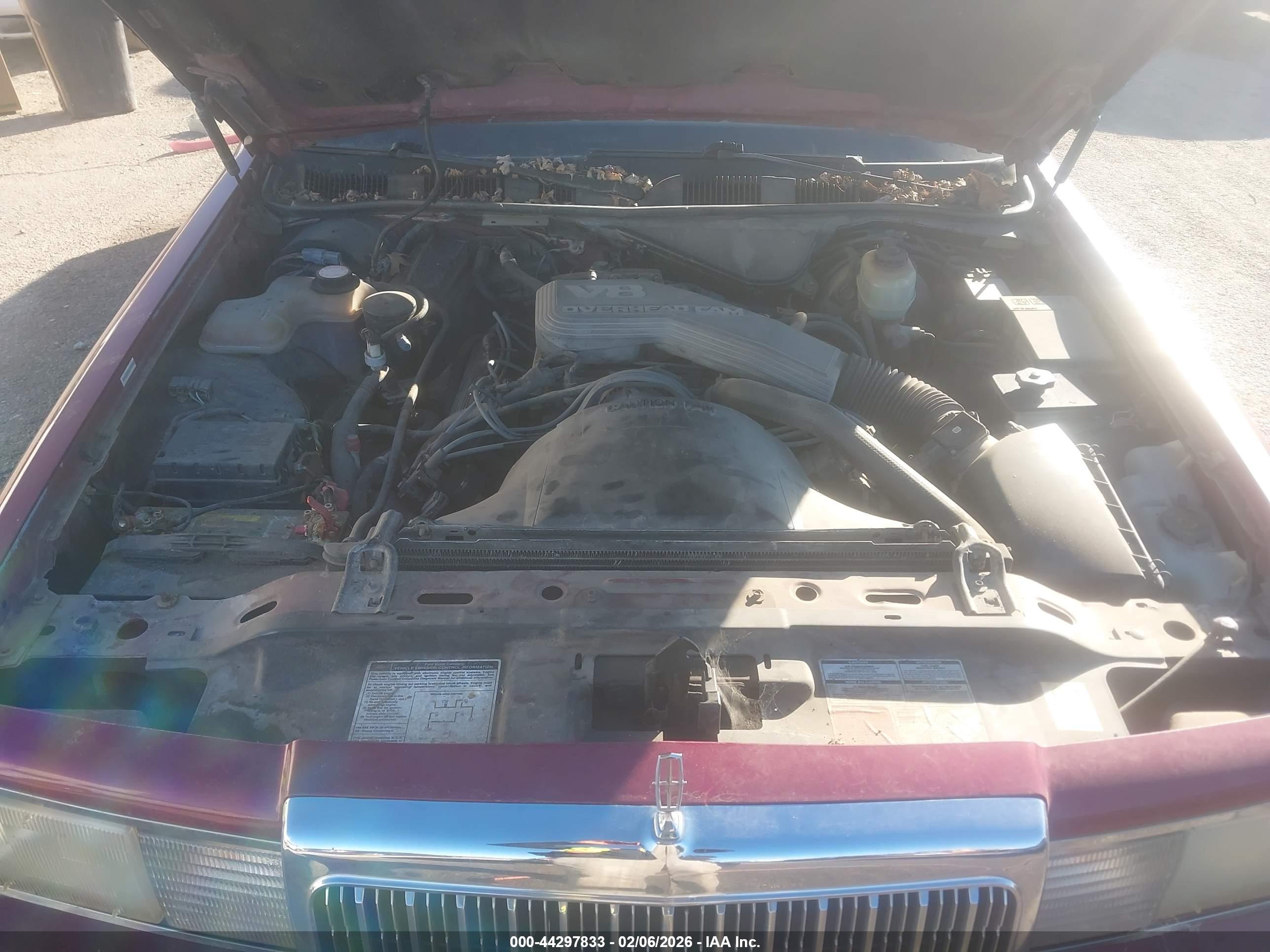 LINCOLN TOWN image 10