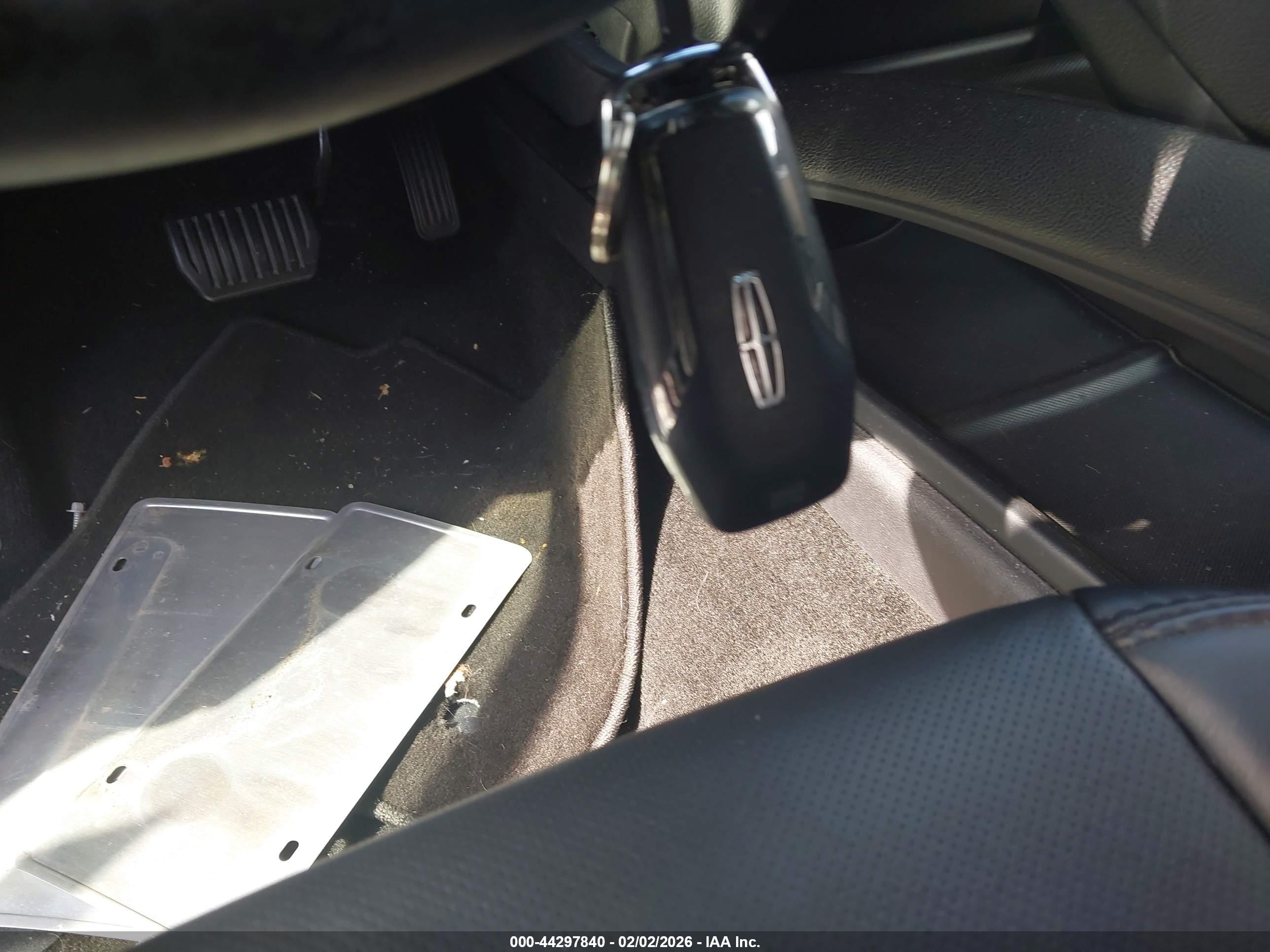 LINCOLN MKZ image 11