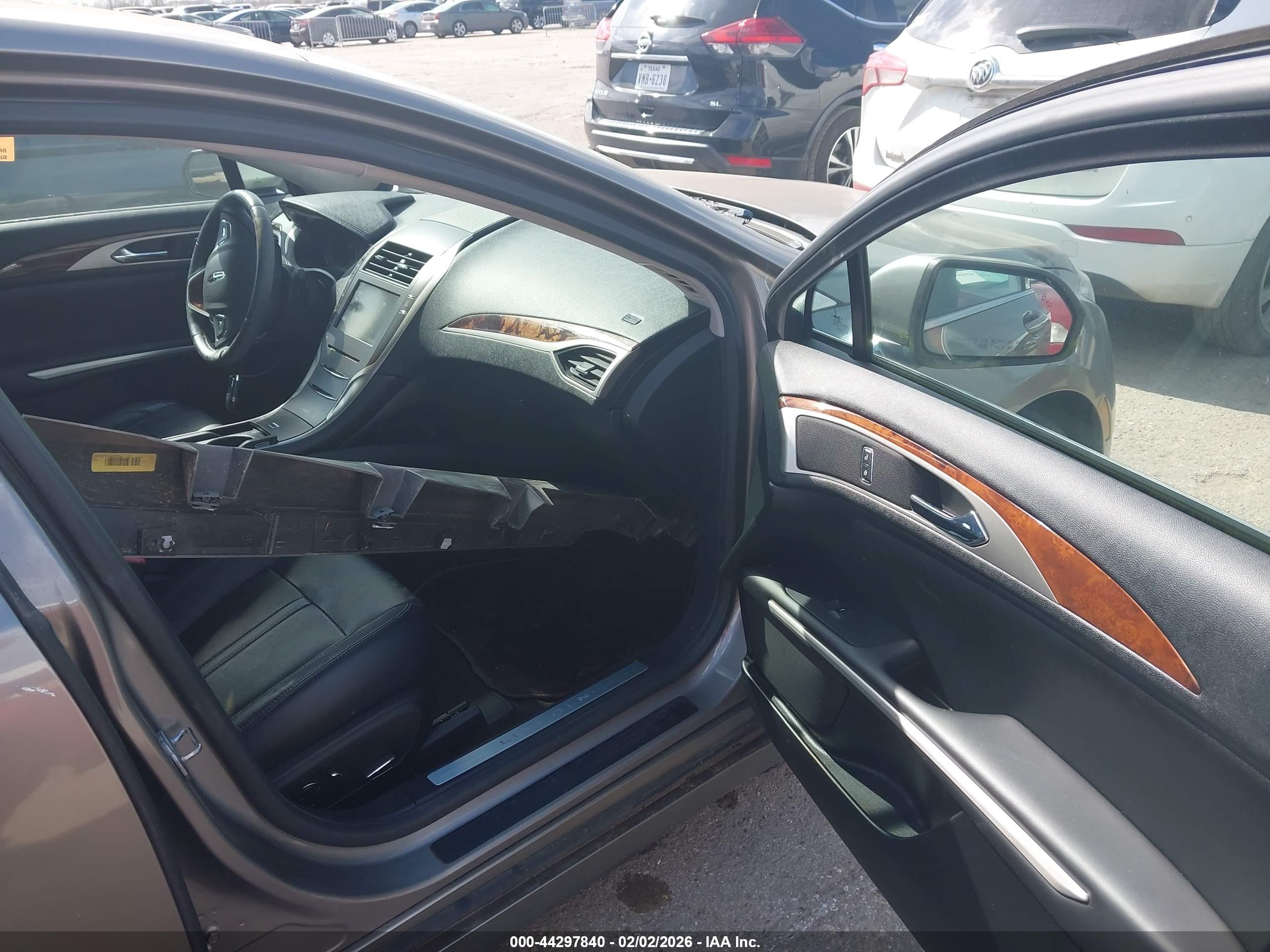 LINCOLN MKZ image 5