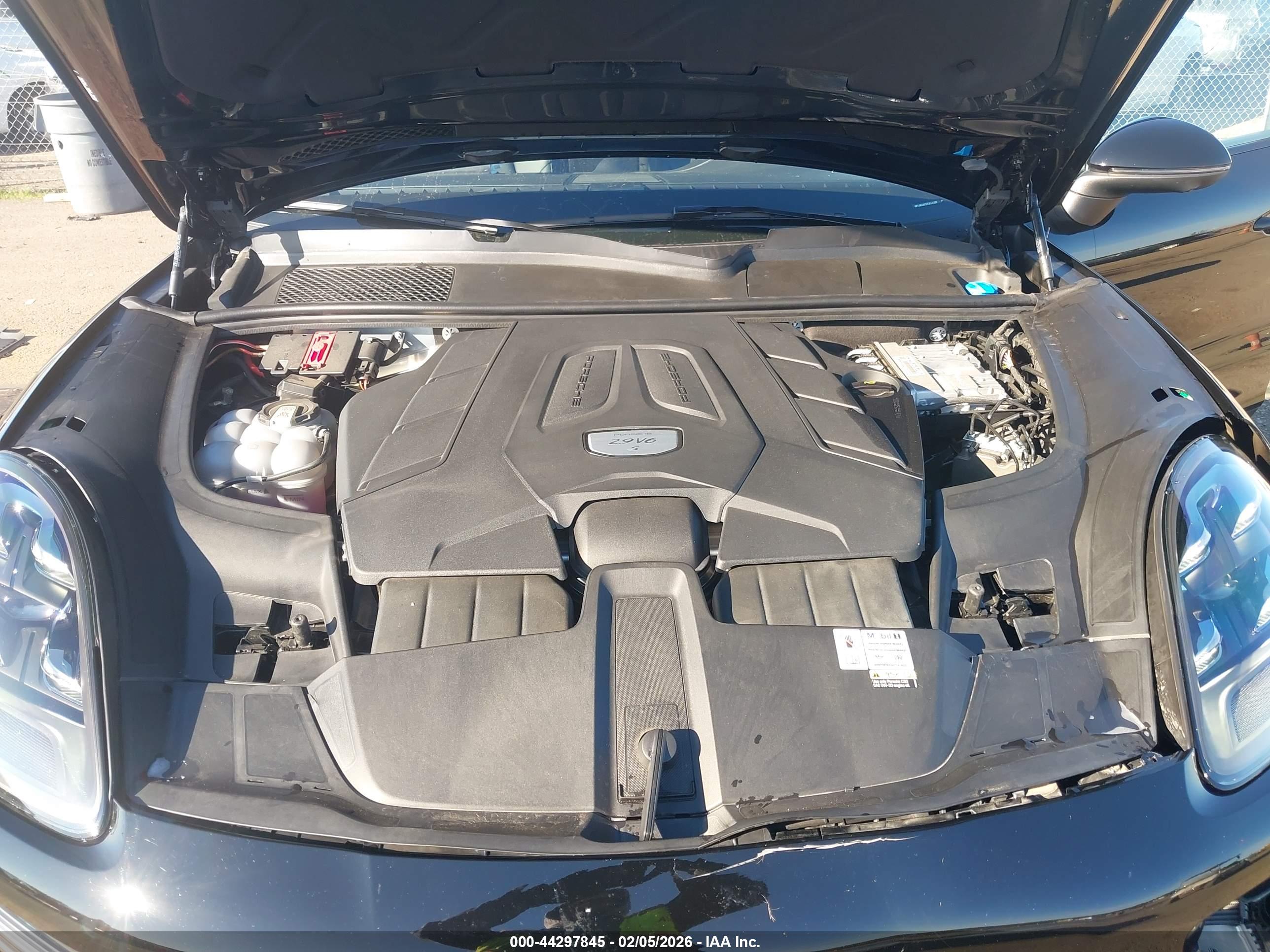 PORSCHE CAYENNE image 10