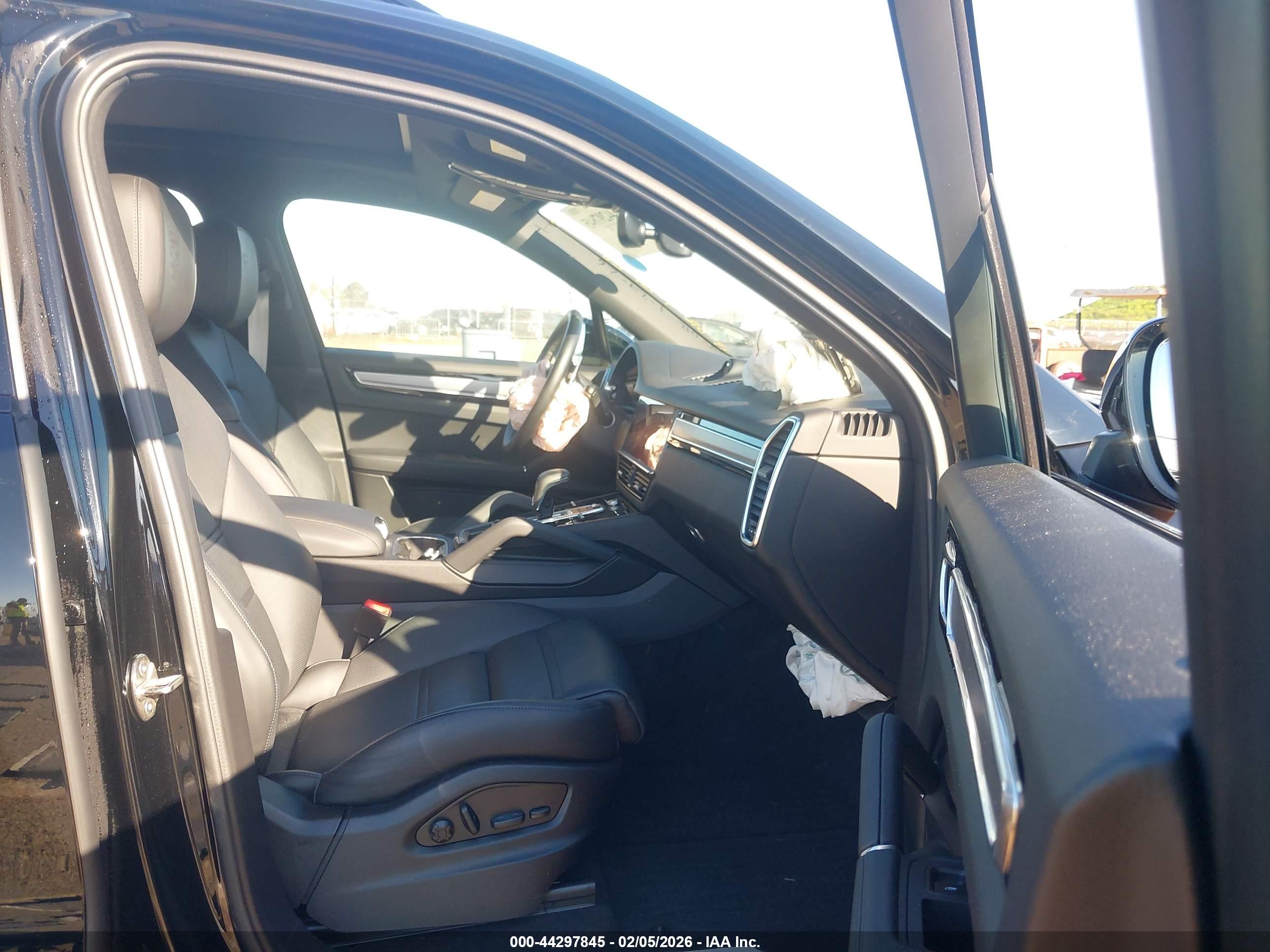 PORSCHE CAYENNE image 5